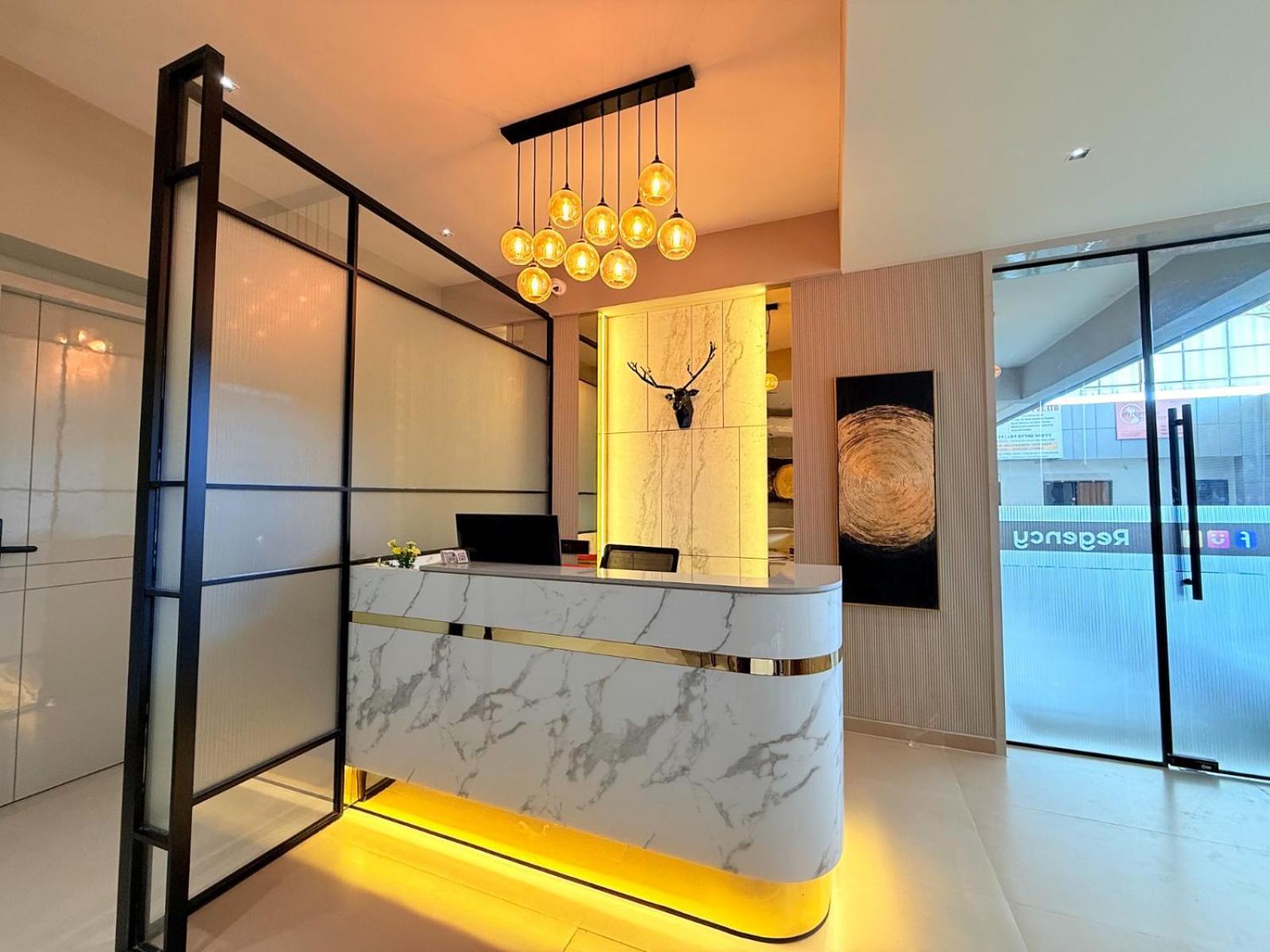 Hotel Fun Regency Motera 3*