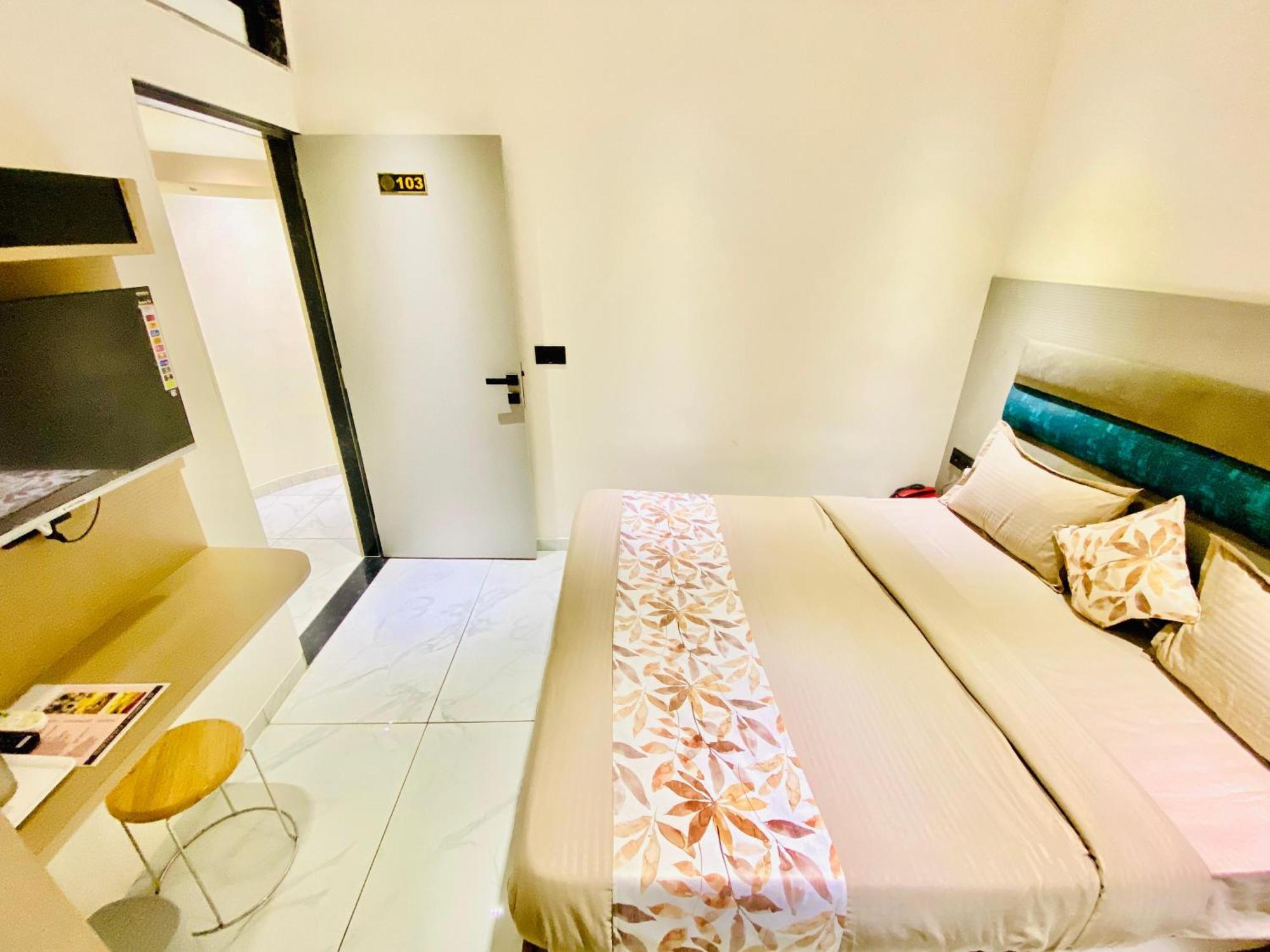 Rv Residency Hotel