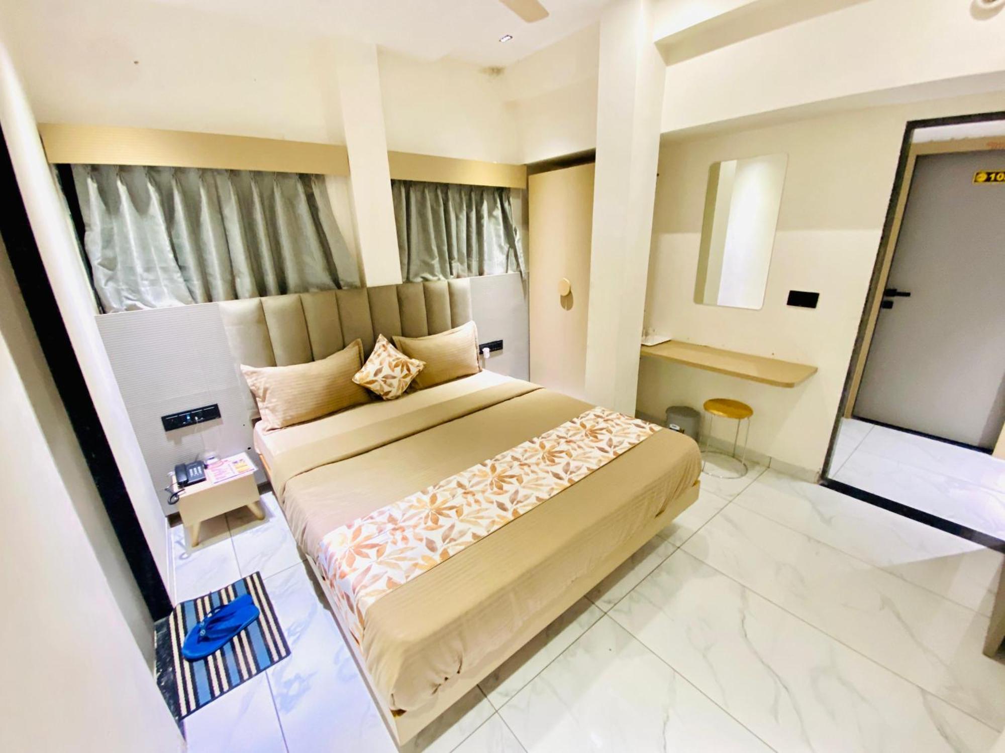 Hotel Rv Residency *