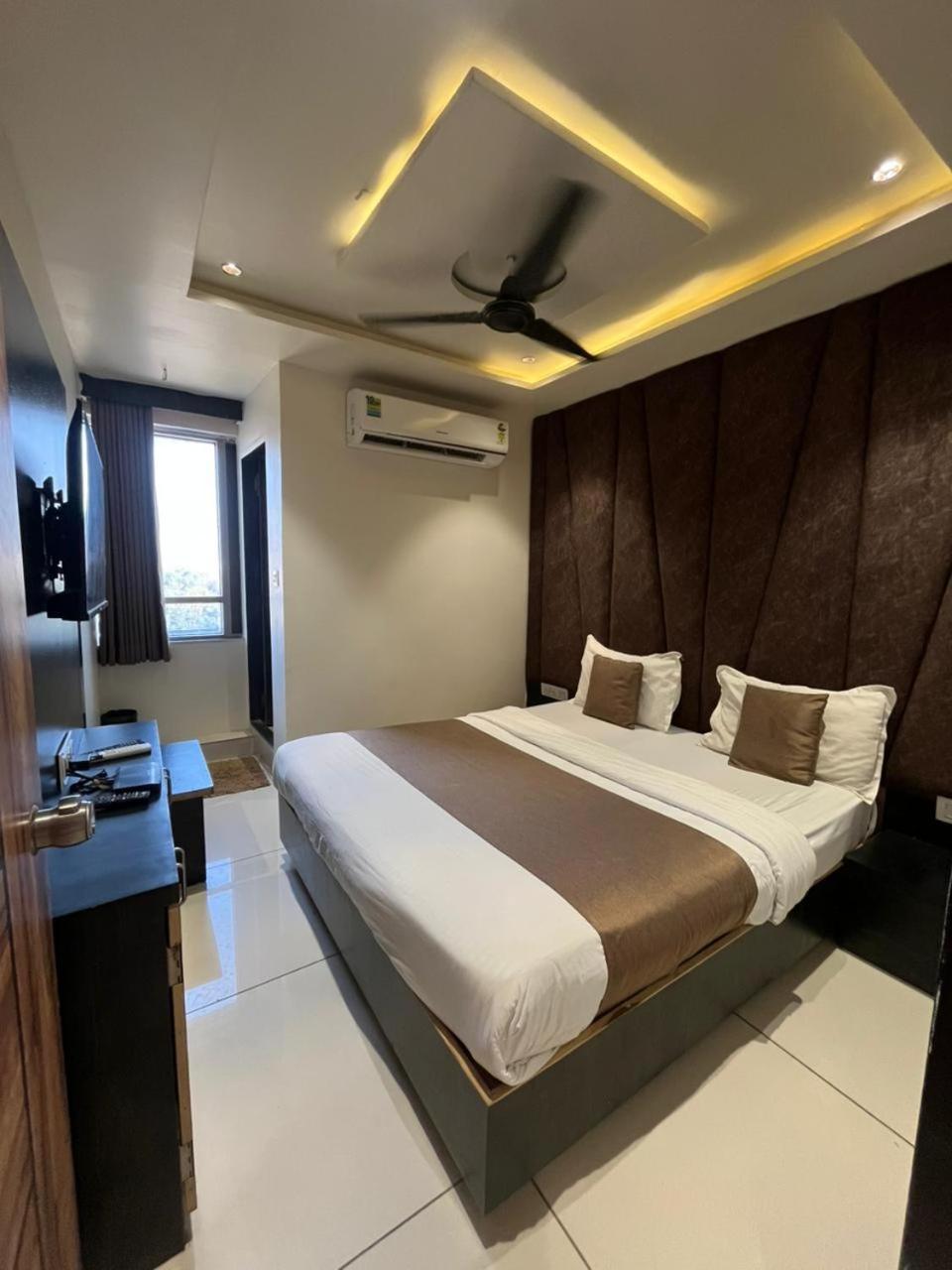 Hotel Prime View Ahmedabad