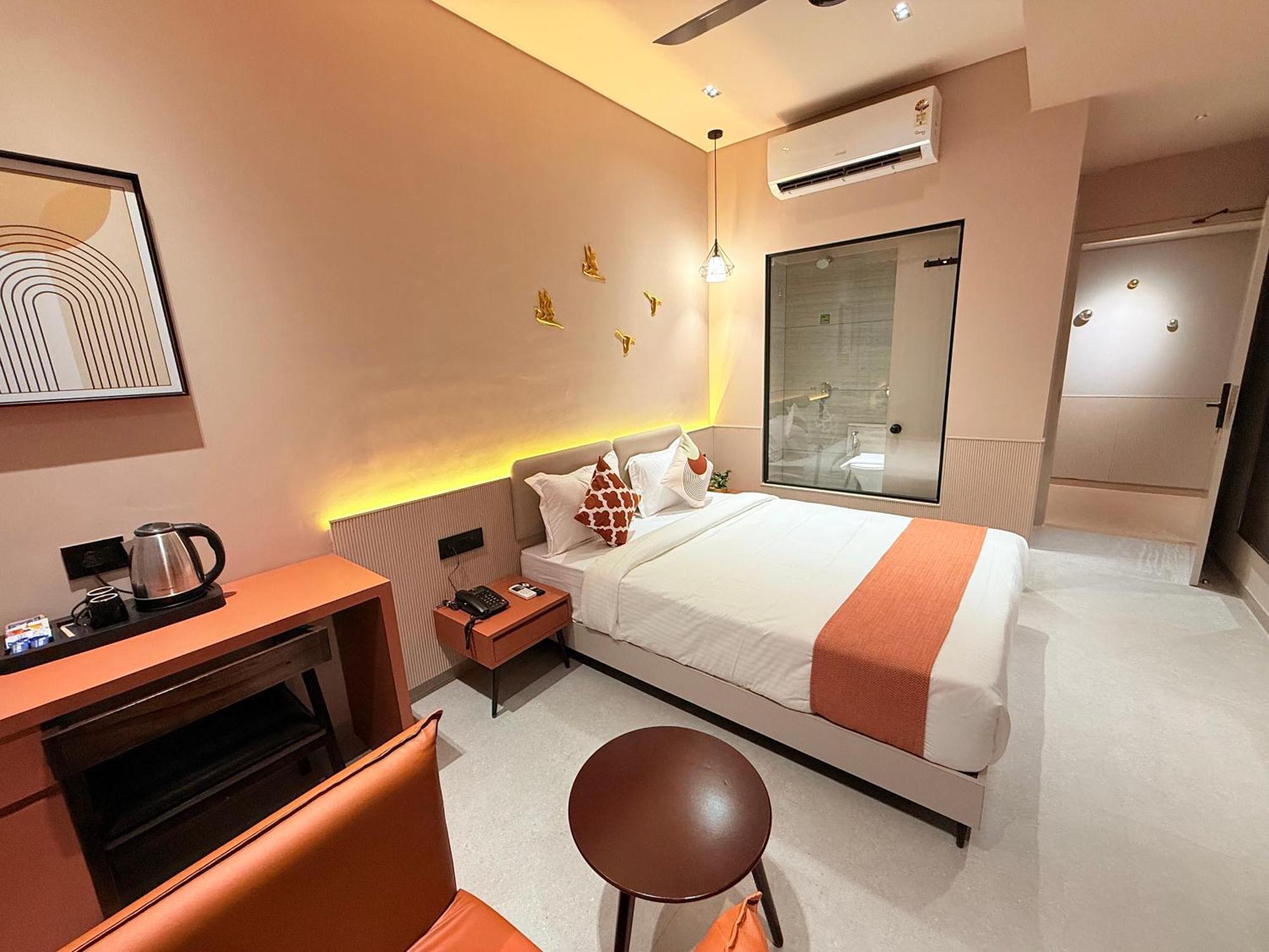 Fun Regency Motera Hotel 3*