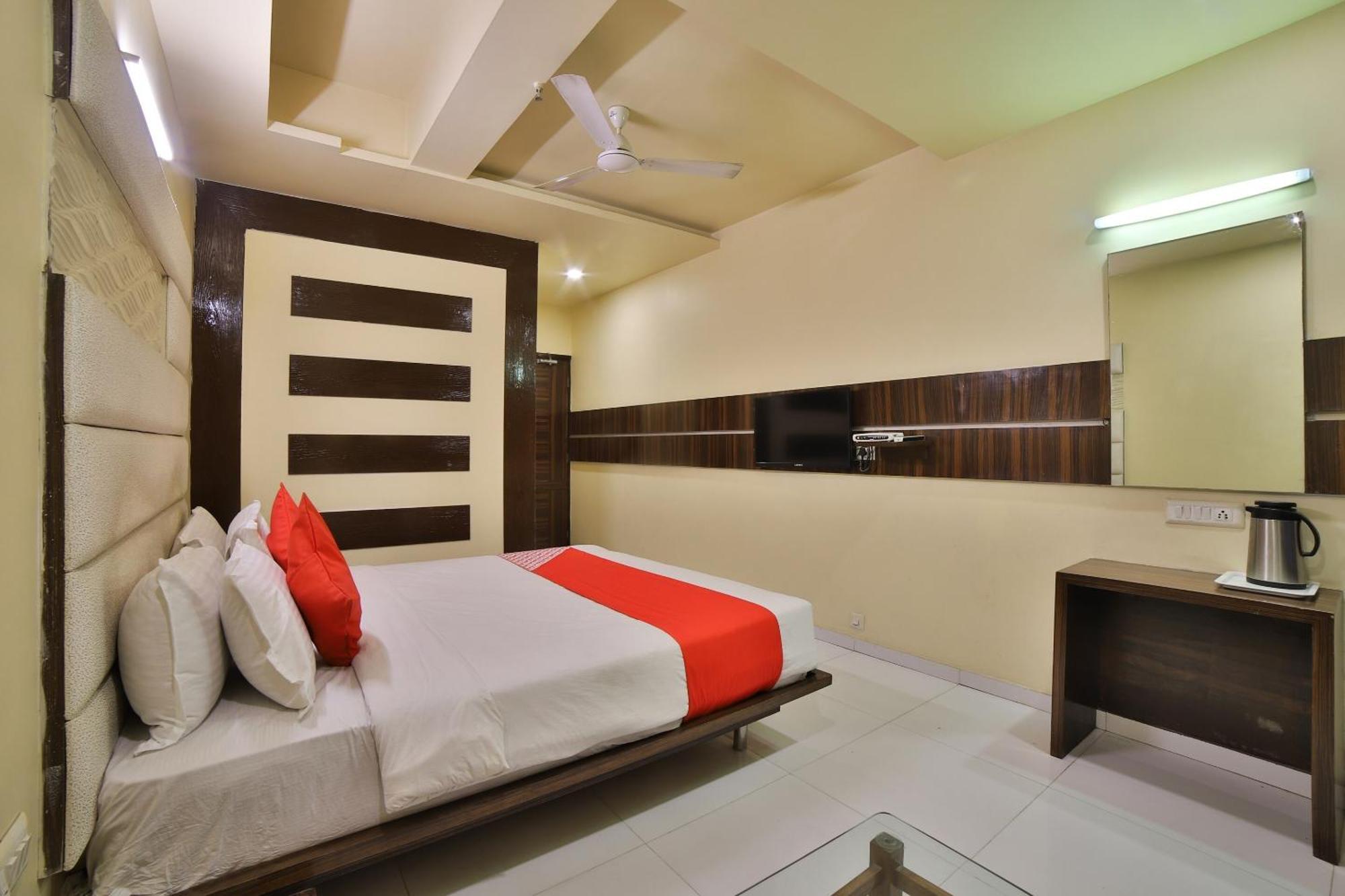Capital O Kalash Residency Hotel Ahmedabad