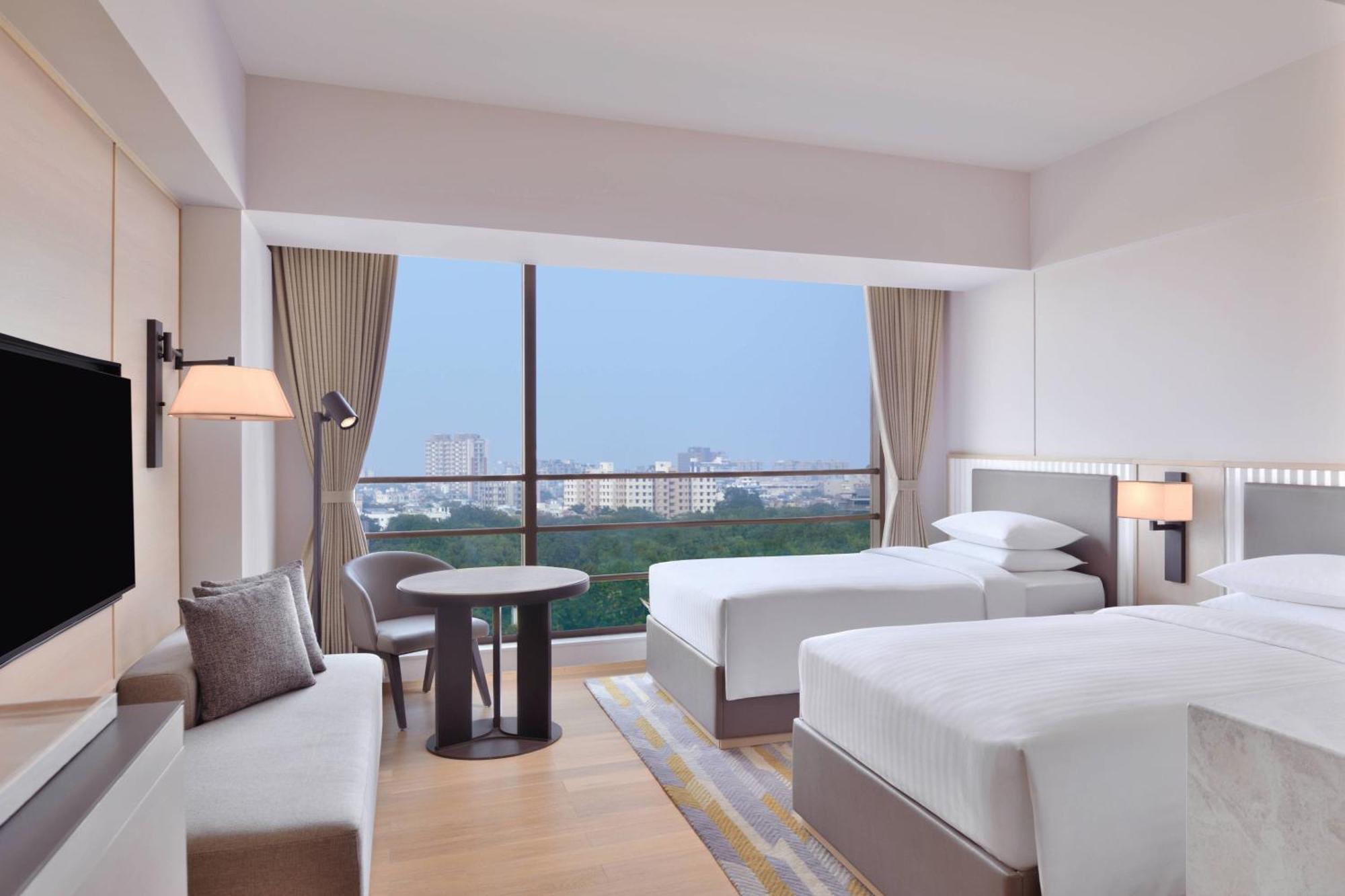 Courtyard By Marriott Sindhu Bhavan Road Hotel Ahmedabad