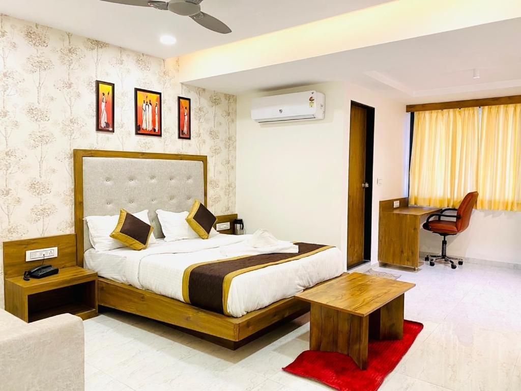 Hotelleegrandinn *