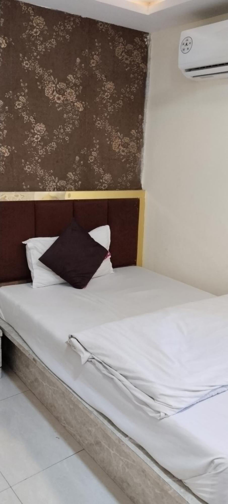 Bhavya Airport Road Hotel Ahmedabad