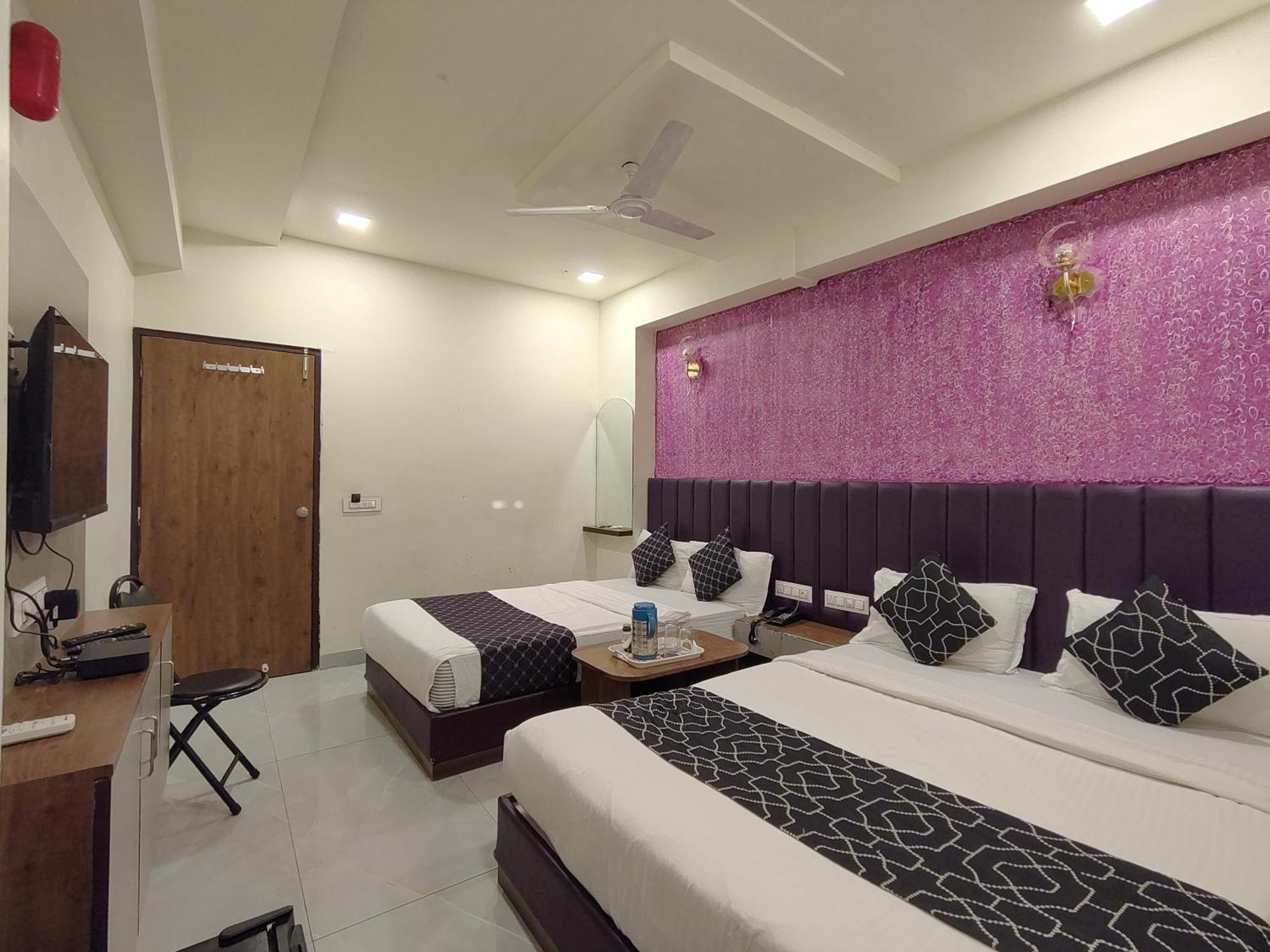 Avadh Palace, Subhash Bridge, 3* Ahmedabad