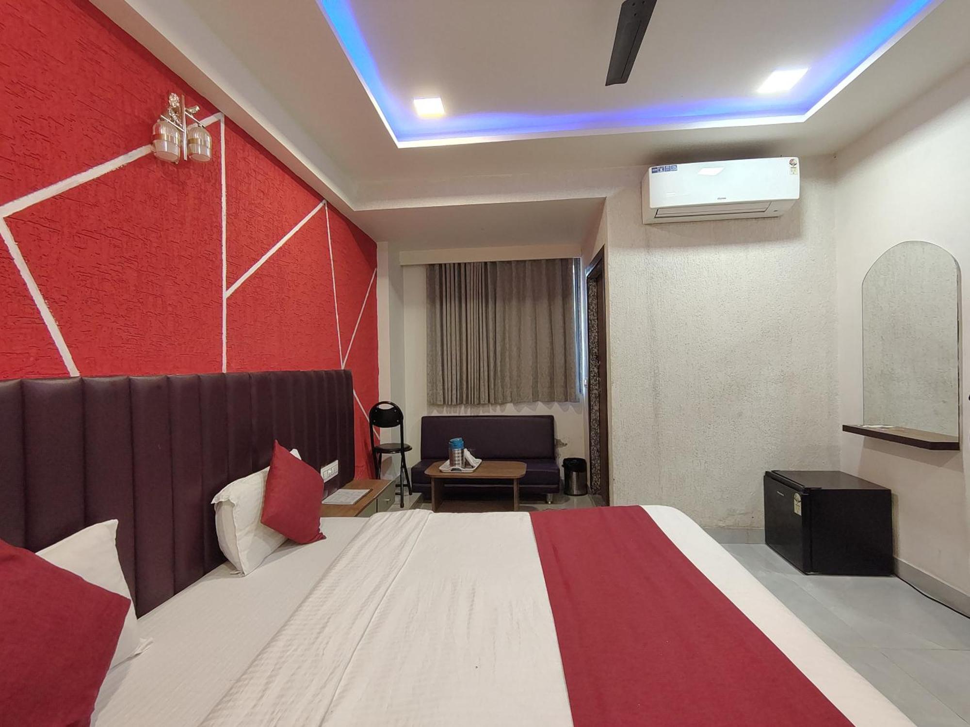 Hotel Avadh Palace, Subhash Bridge, 3*
