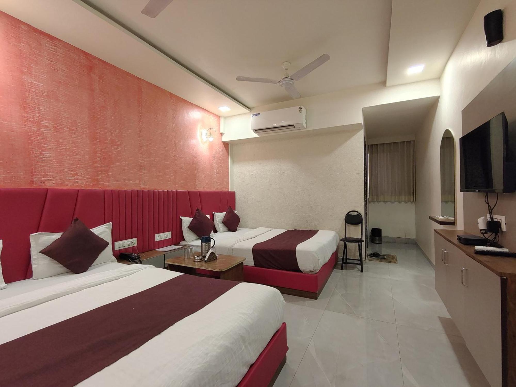 Avadh Palace, Subhash Bridge, Hotel Ahmedabad