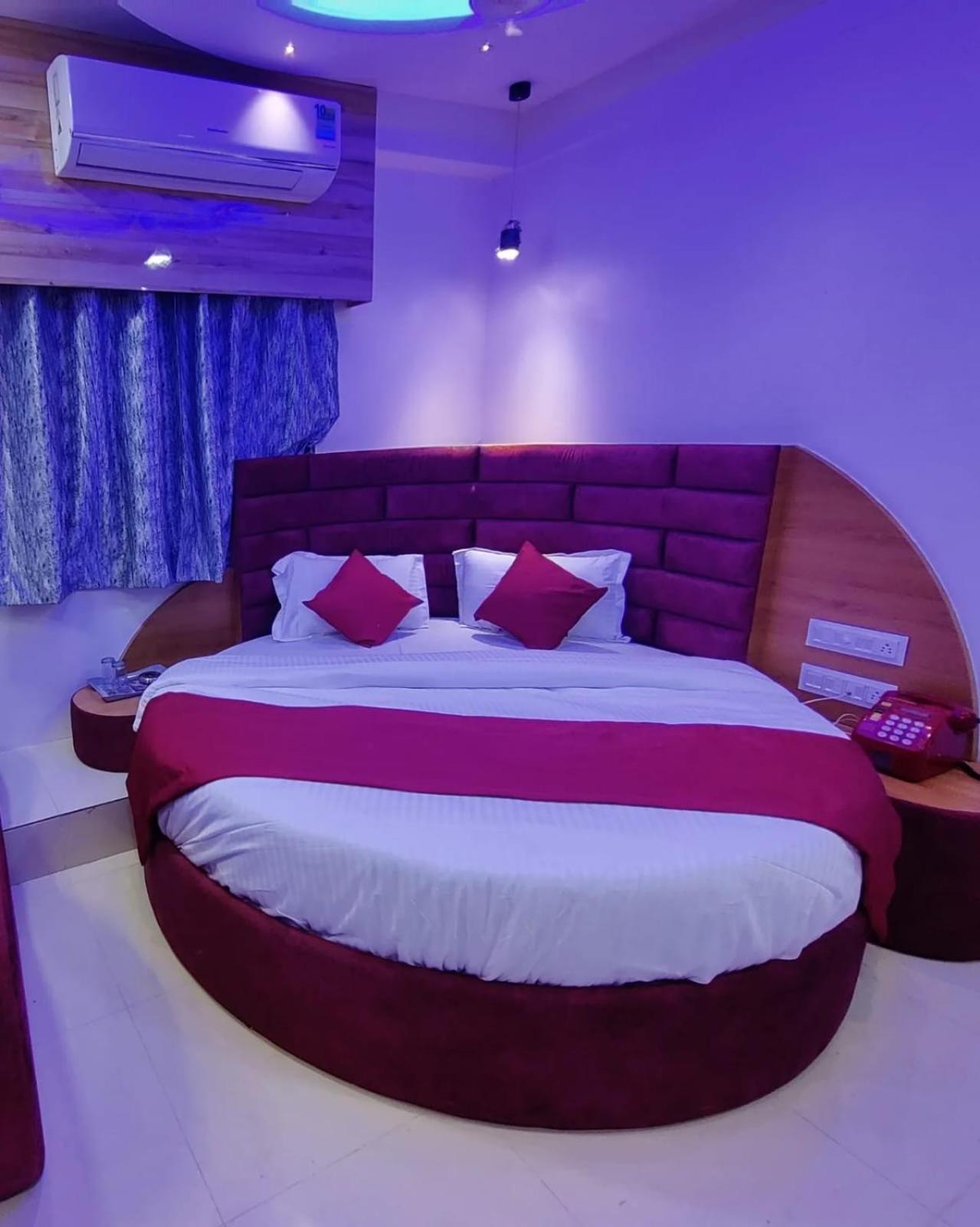 Hotel Savera Ahmedabad