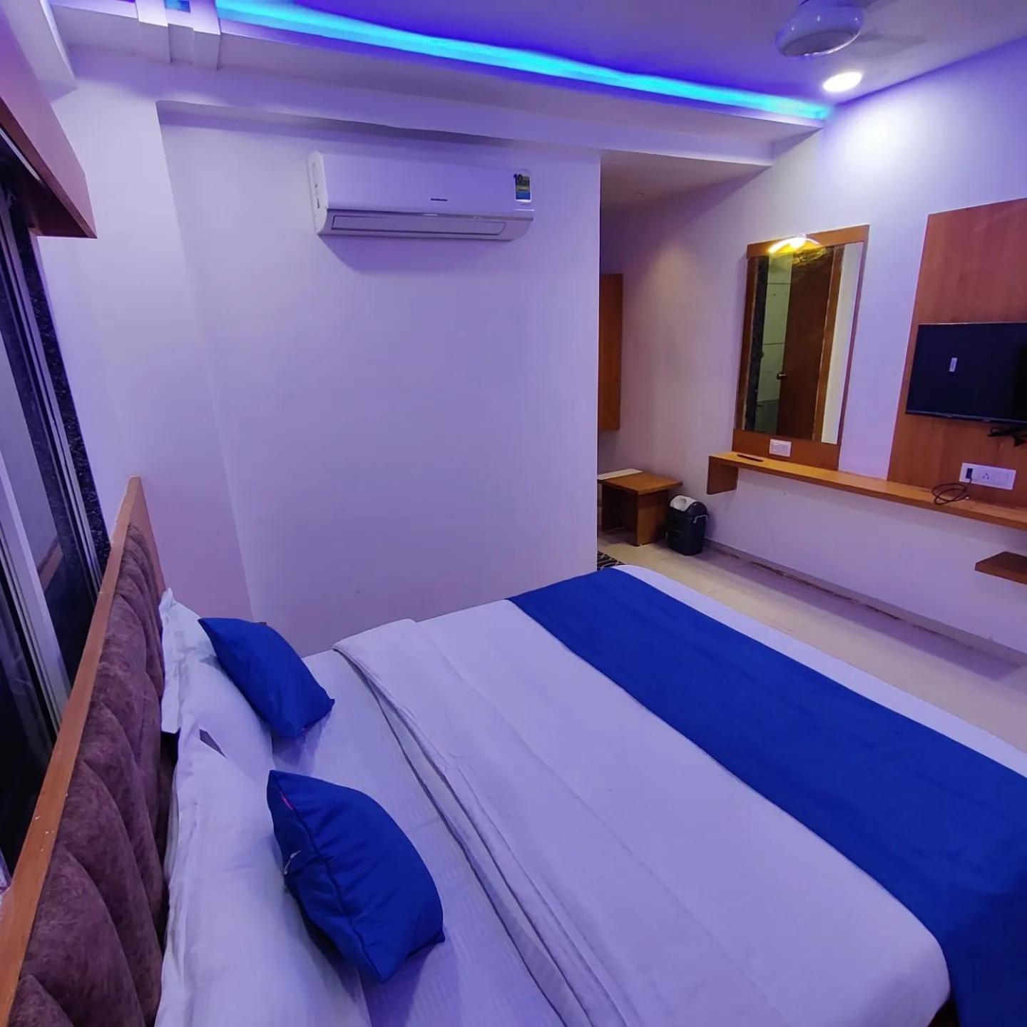 Hotel Savera 3*