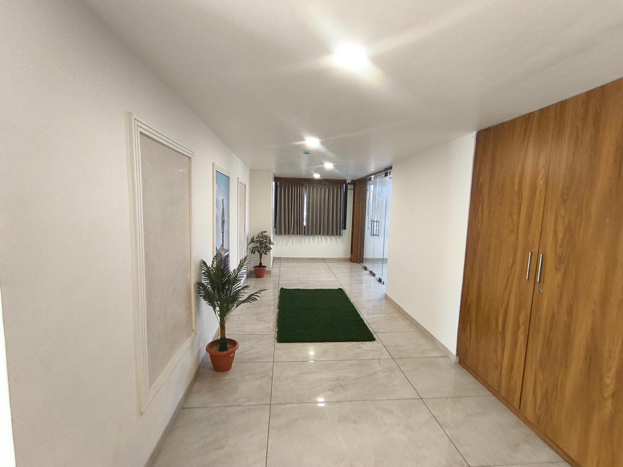 Shree Ji Hotel Ahmedabad