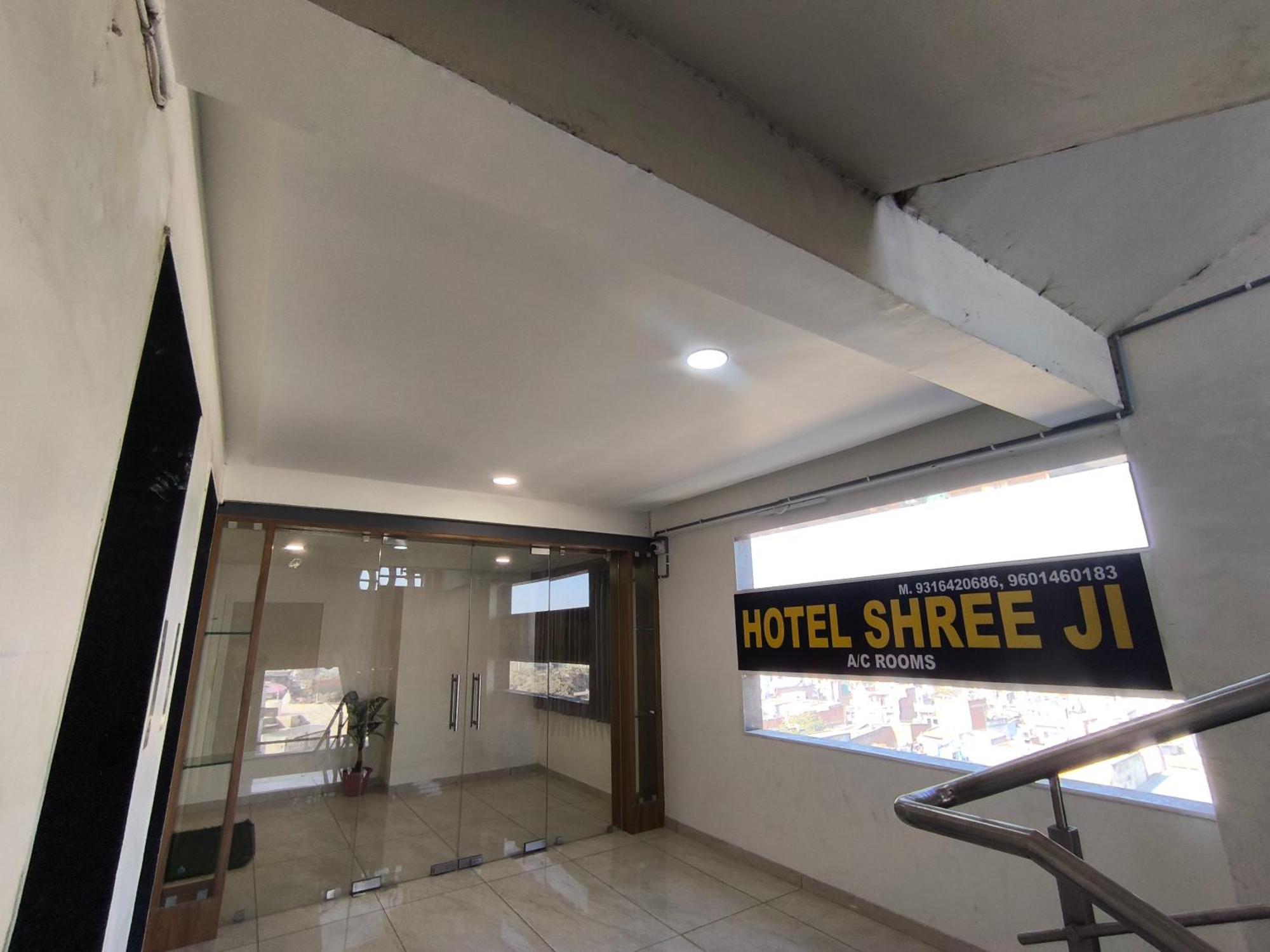 Shree Ji Hotel Ahmedabad