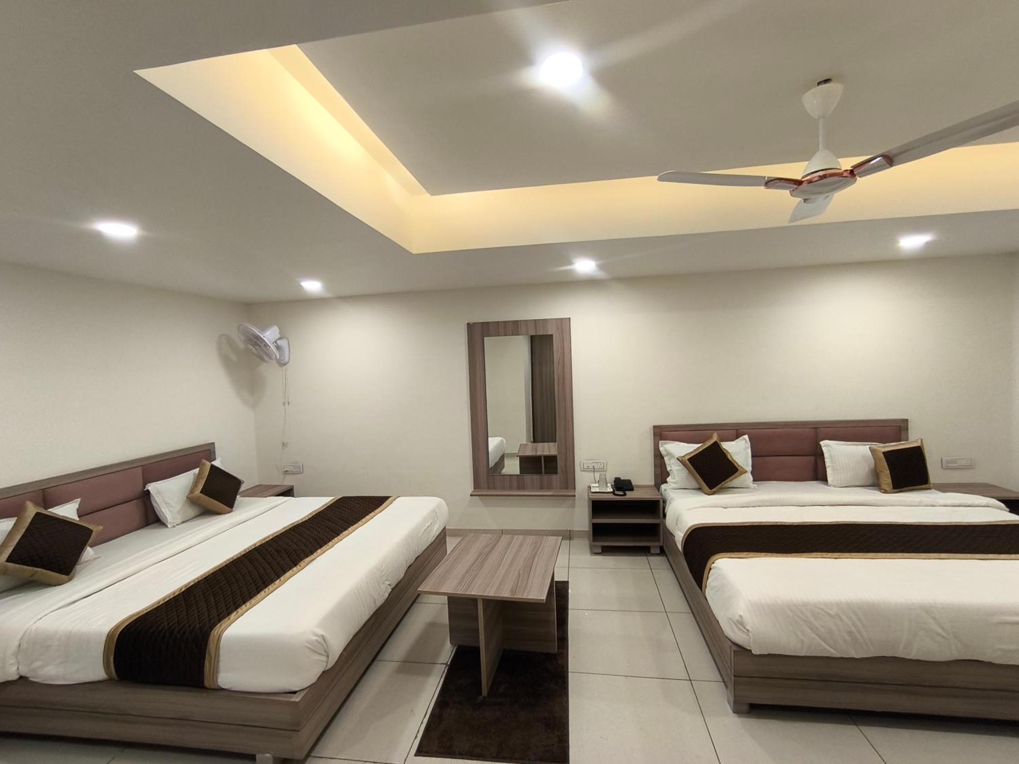 Shree Ji Hotel Ahmedabad