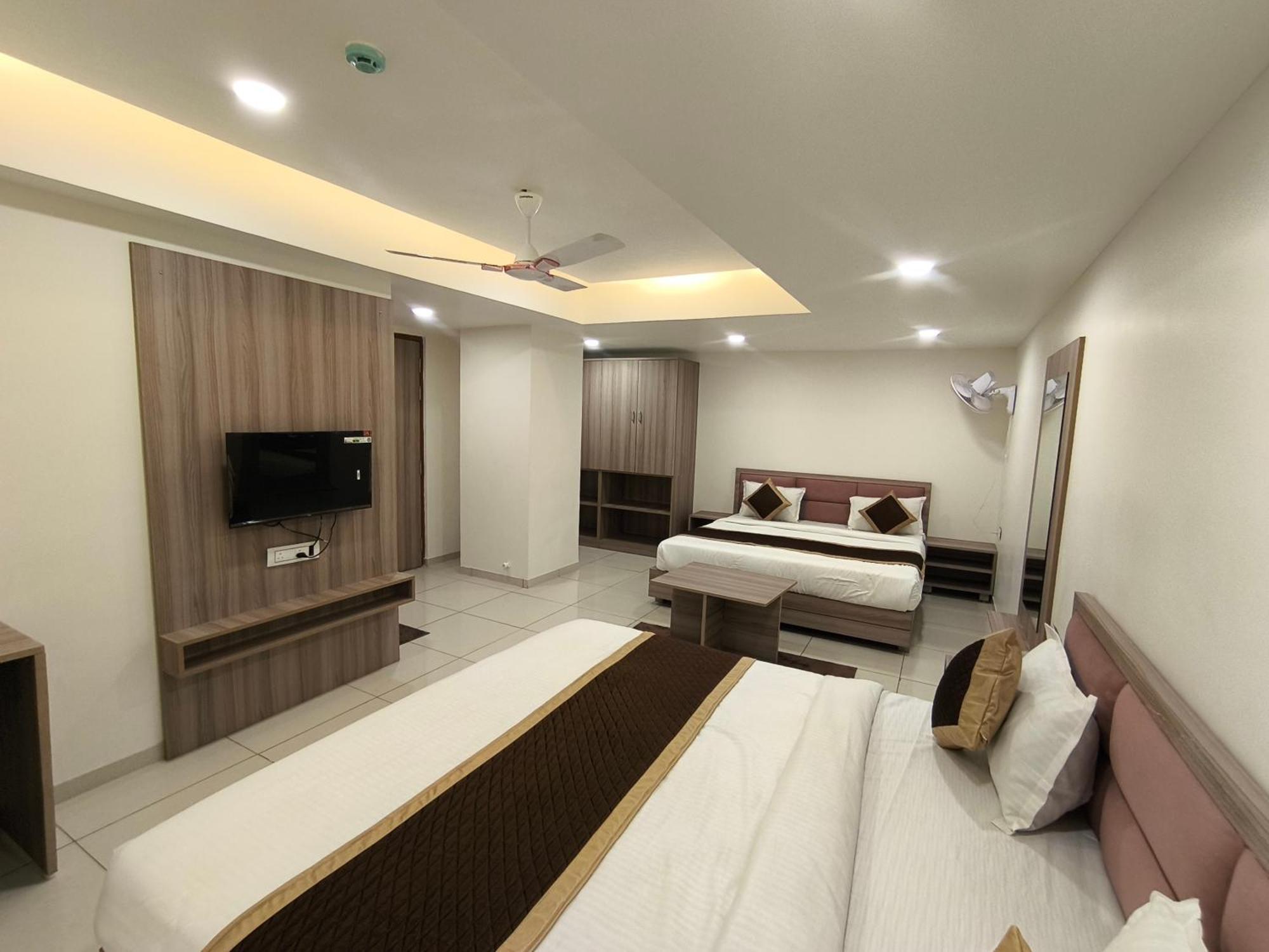 Shree Ji Hotel Ahmedabad