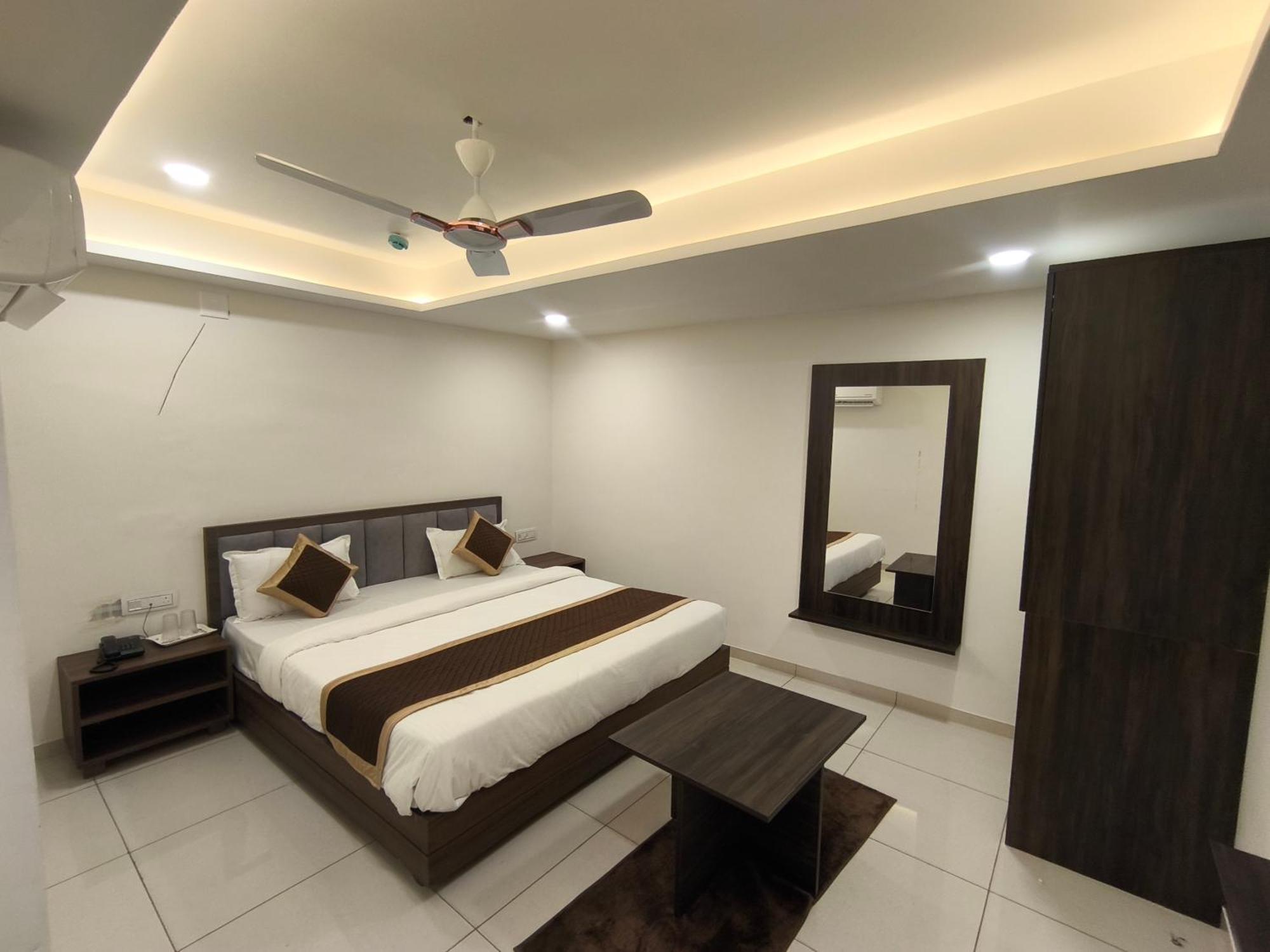 Shree Ji Hotel 3*