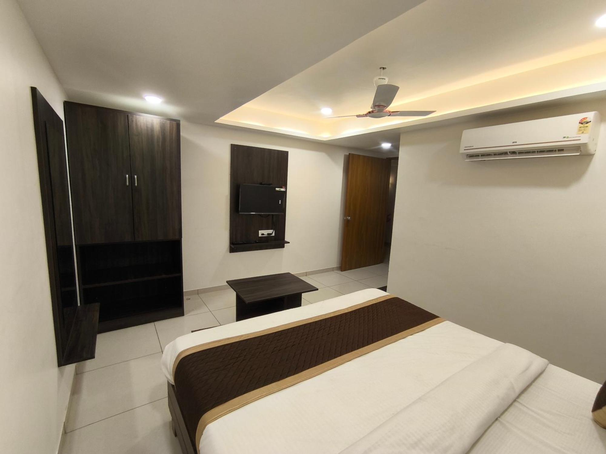 Shree Ji Hotel Ahmedabad