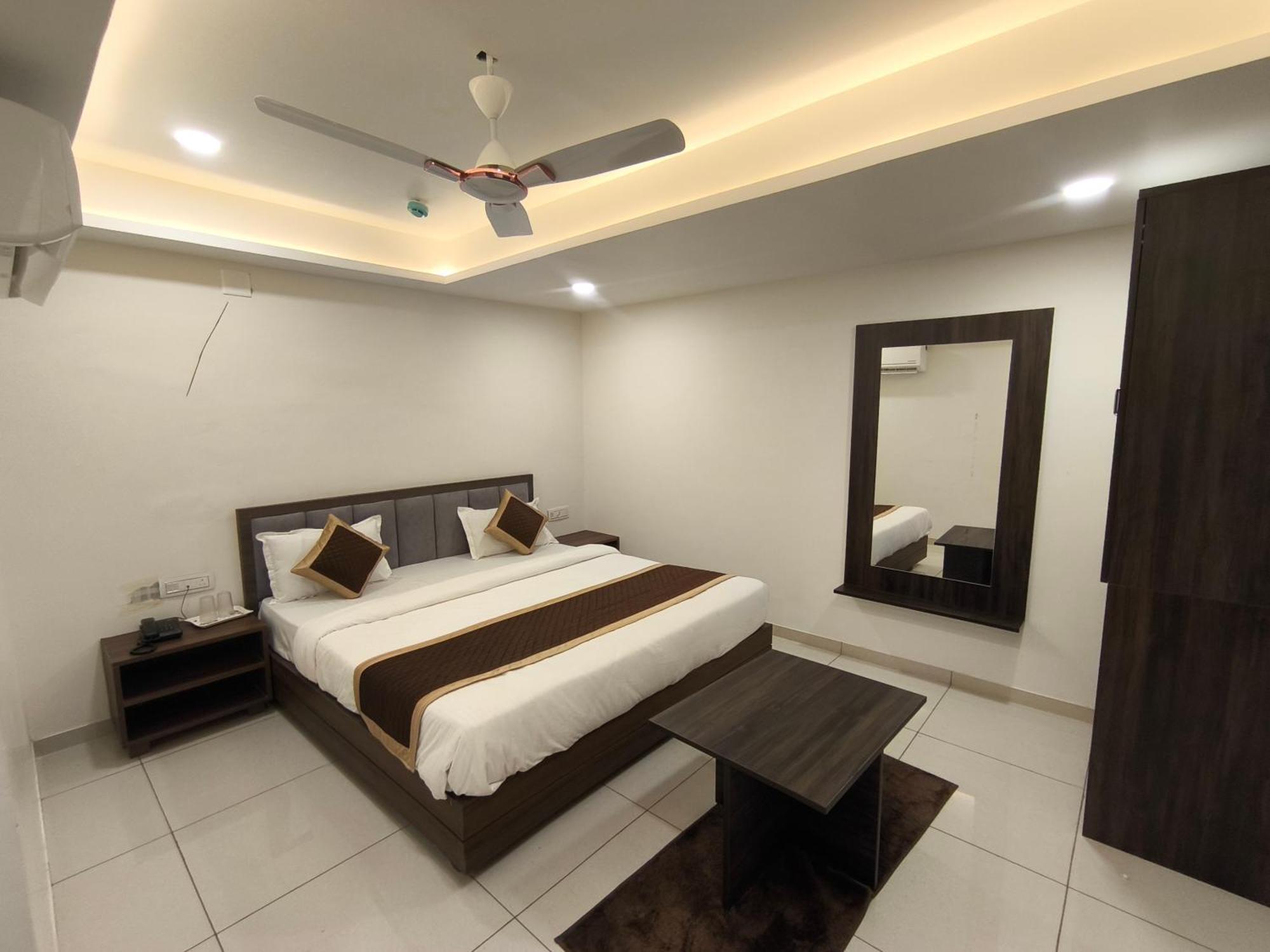 Shree Ji Hotel Ahmedabad