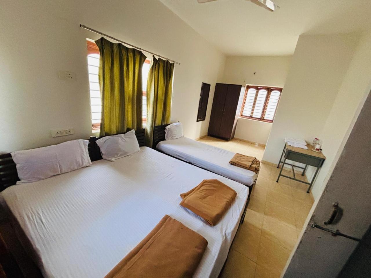 Hotel Ashray Express 3*