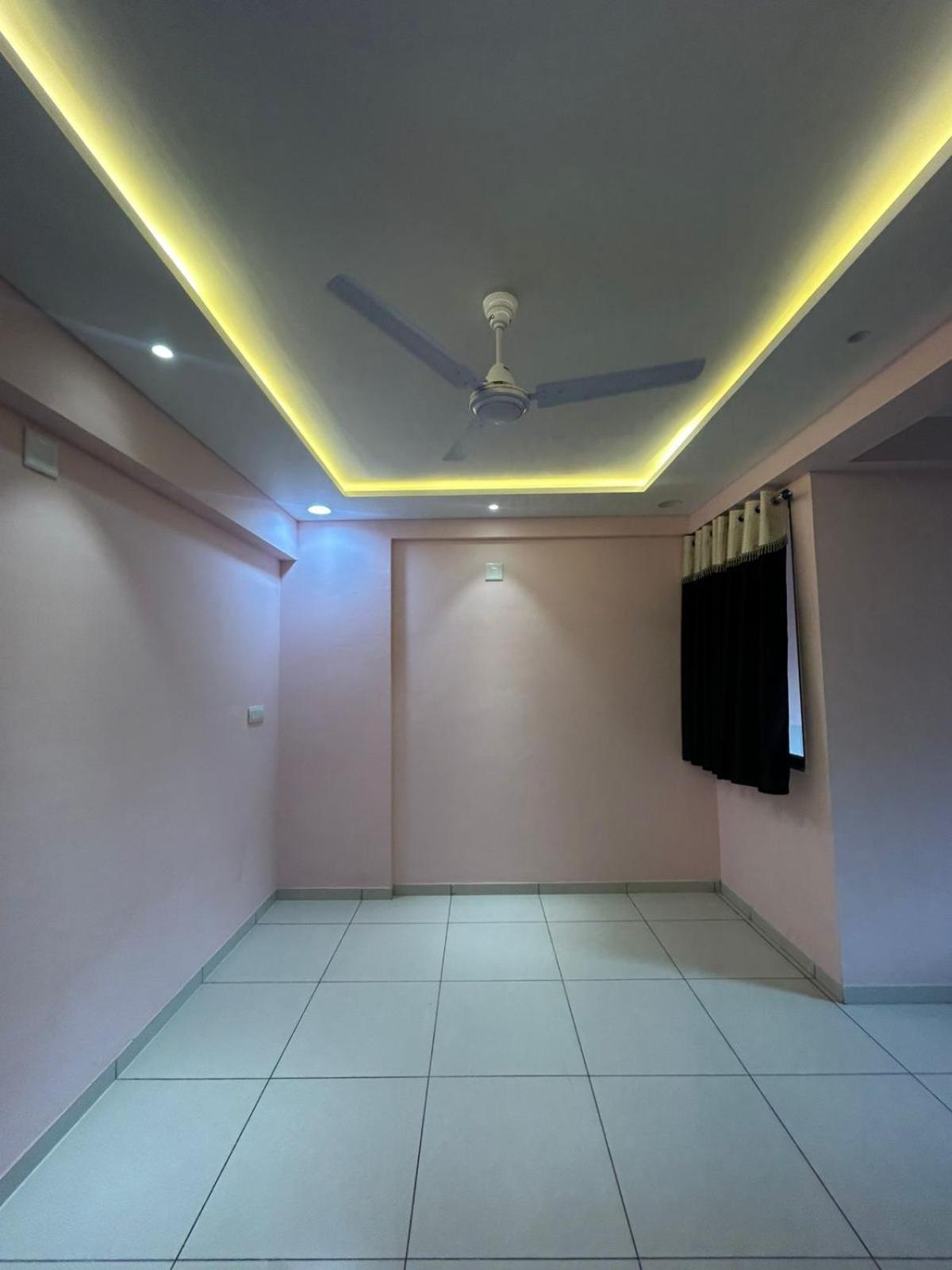Cozy Flat In * Ahmedabad