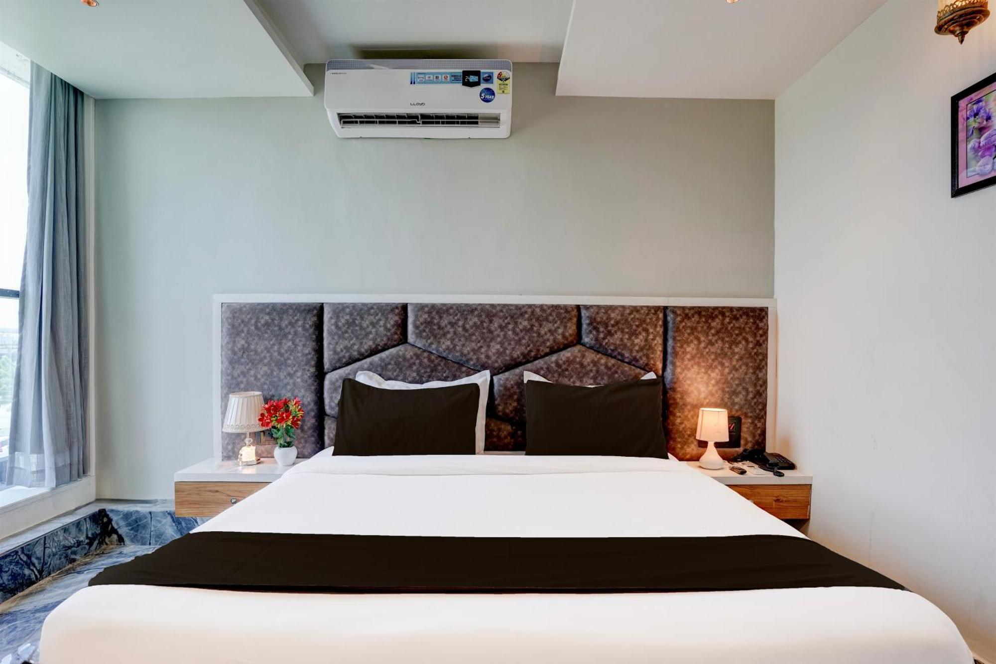 Hotel Super O Om Tapovan Ahmedabad