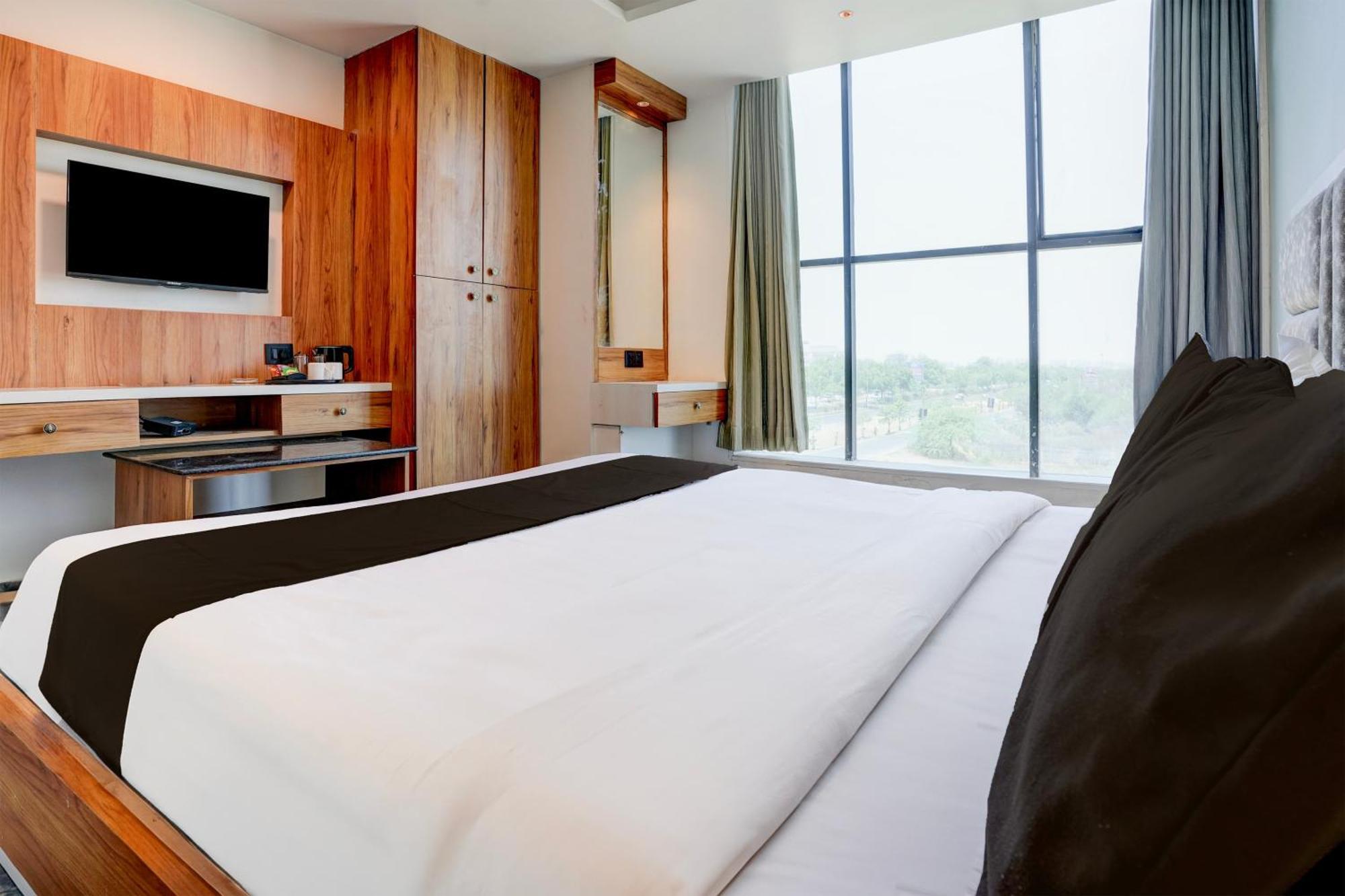 Super O Om Tapovan Hotel Ahmedabad