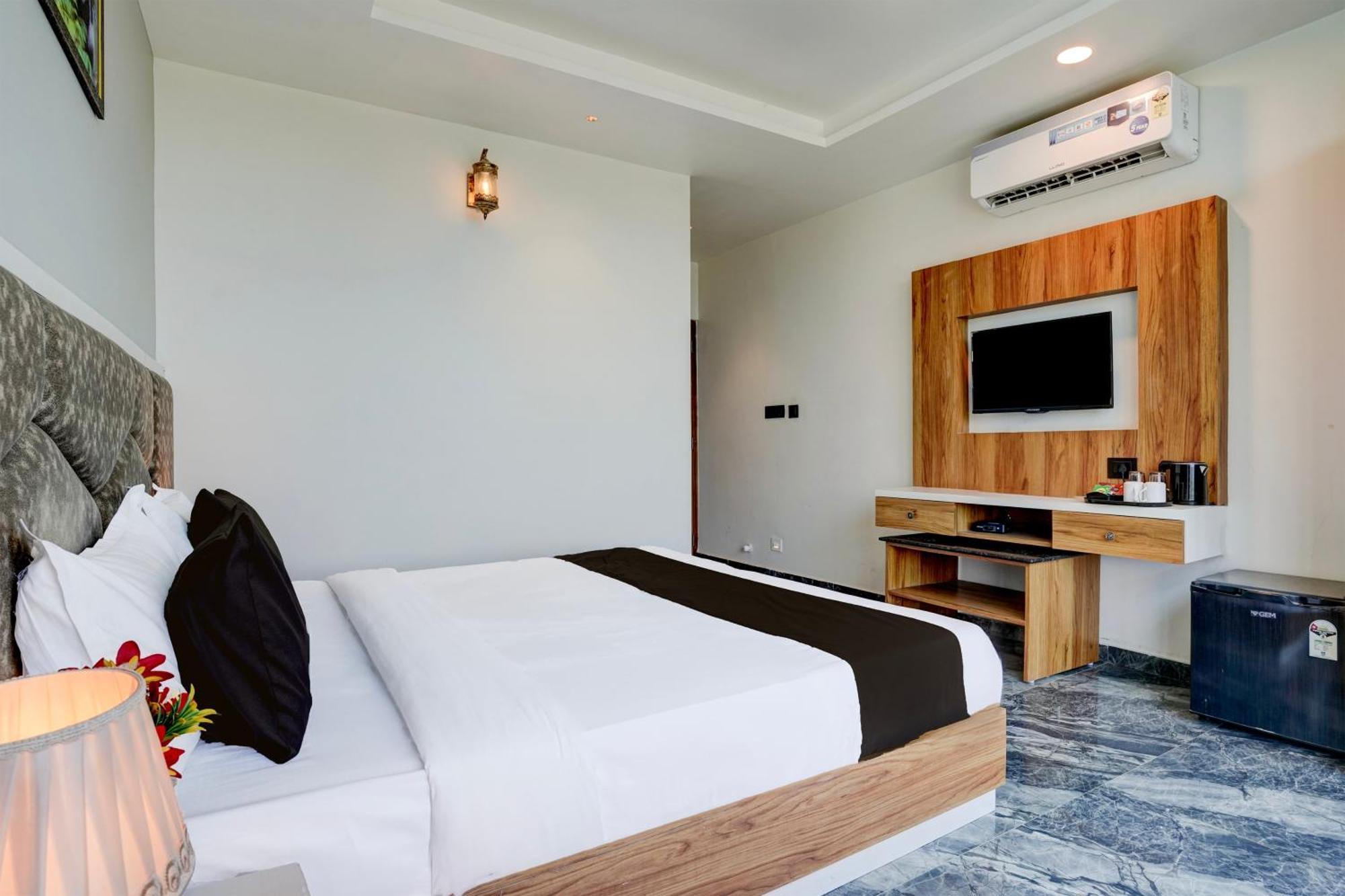 Hotel Super O Om Tapovan