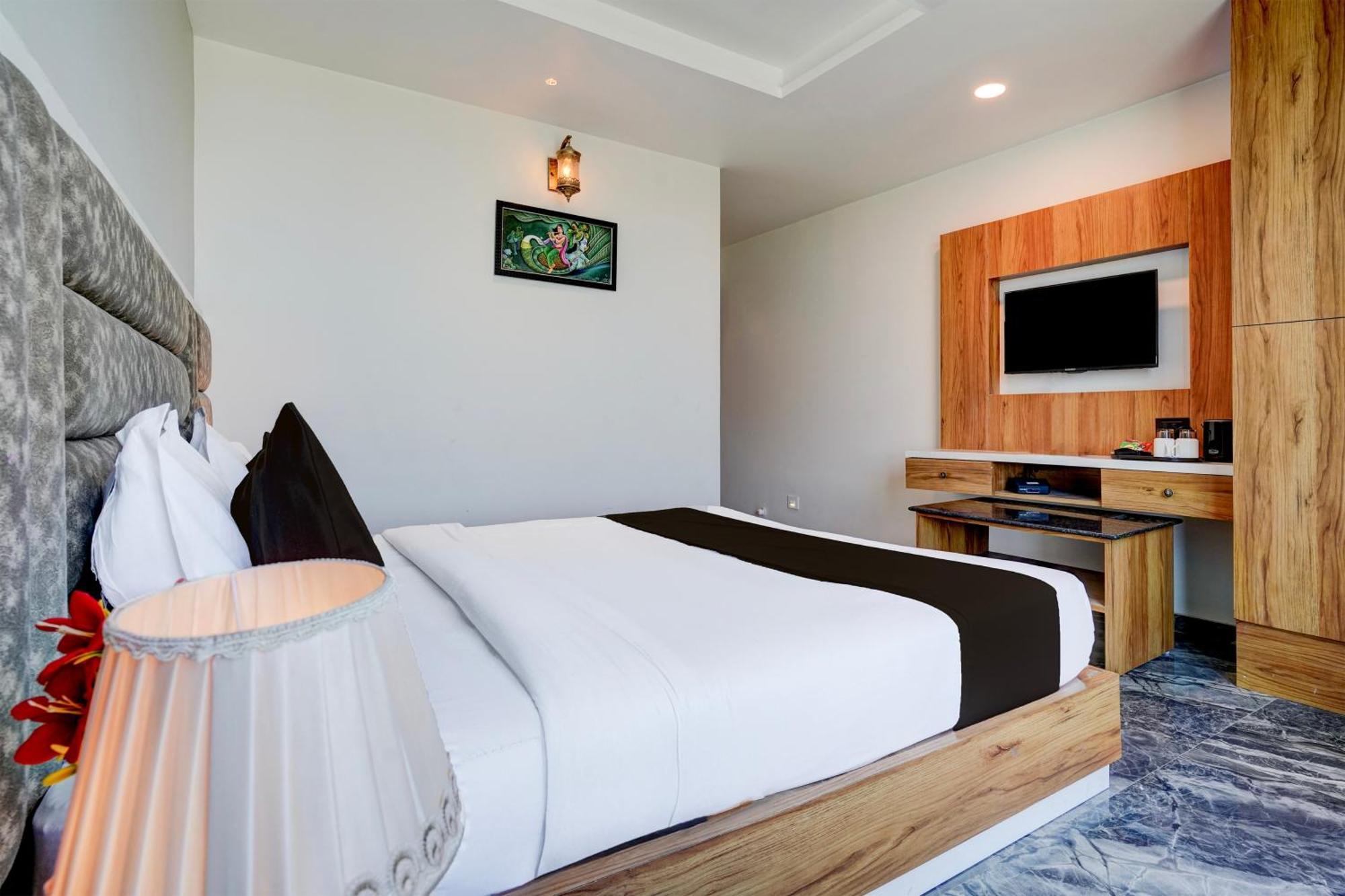Hotel Super O Om Tapovan