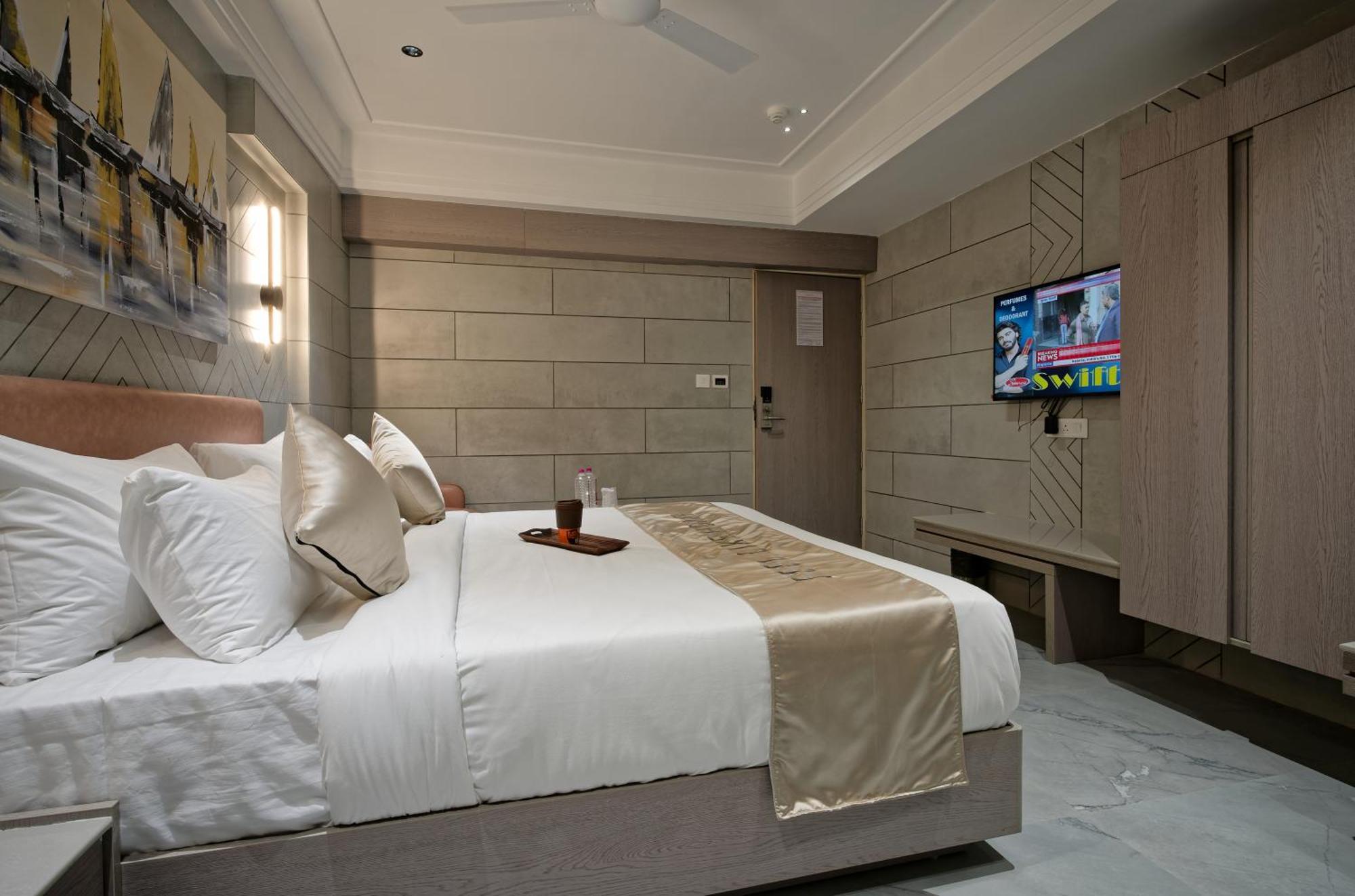 Golden Plaza Hotel