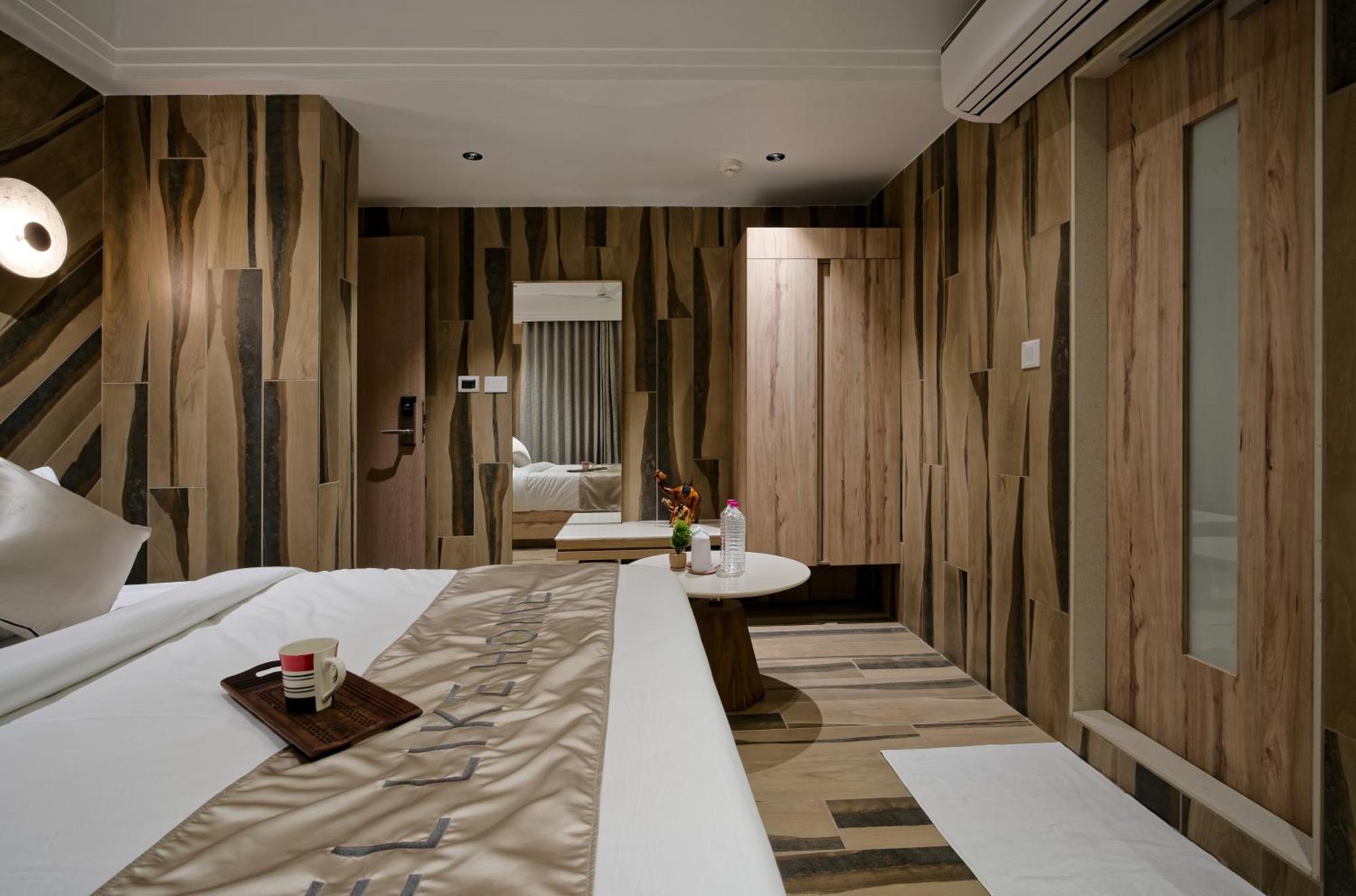 Golden Plaza Hotel