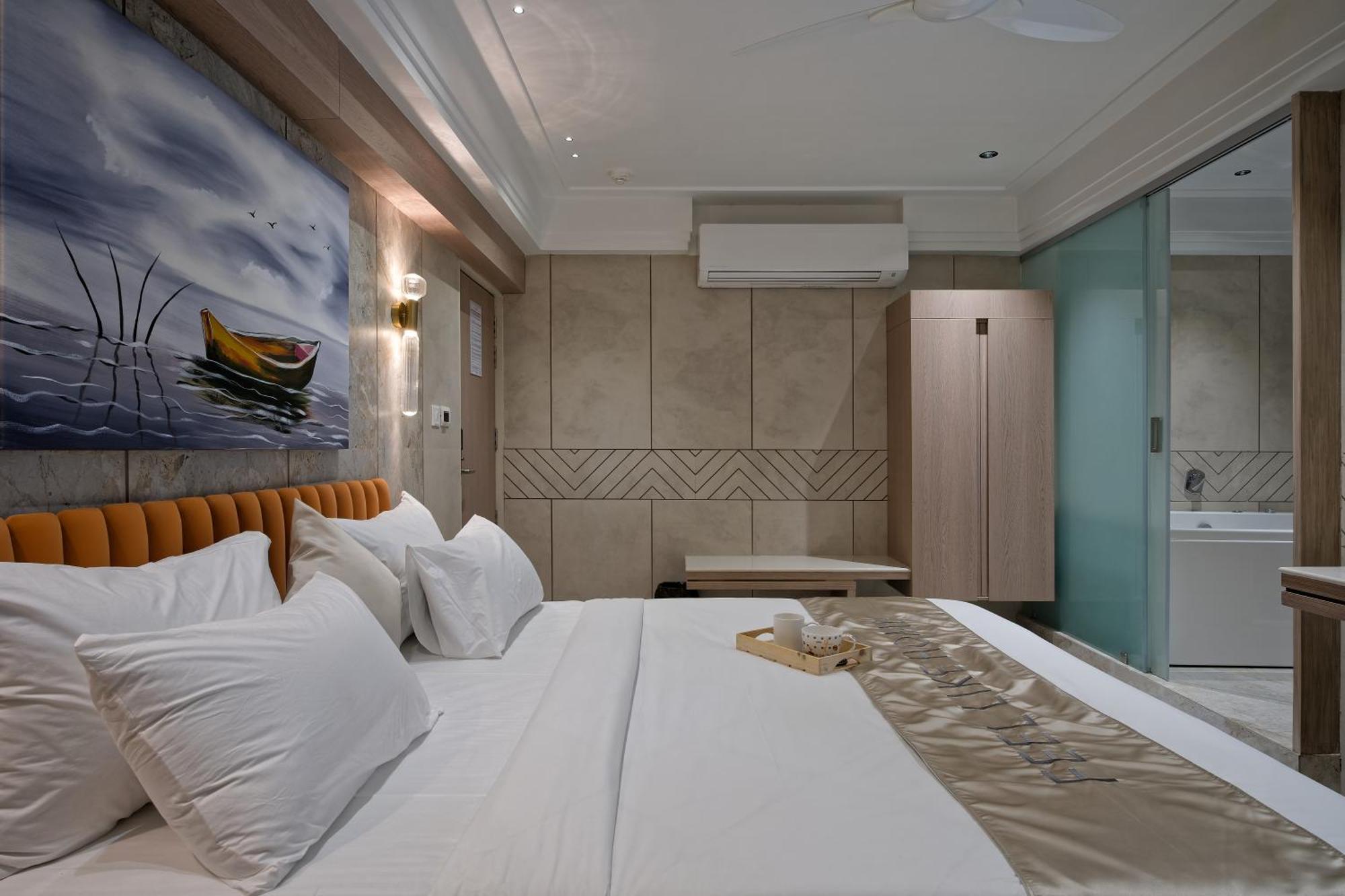 Golden Plaza Hotel 4*