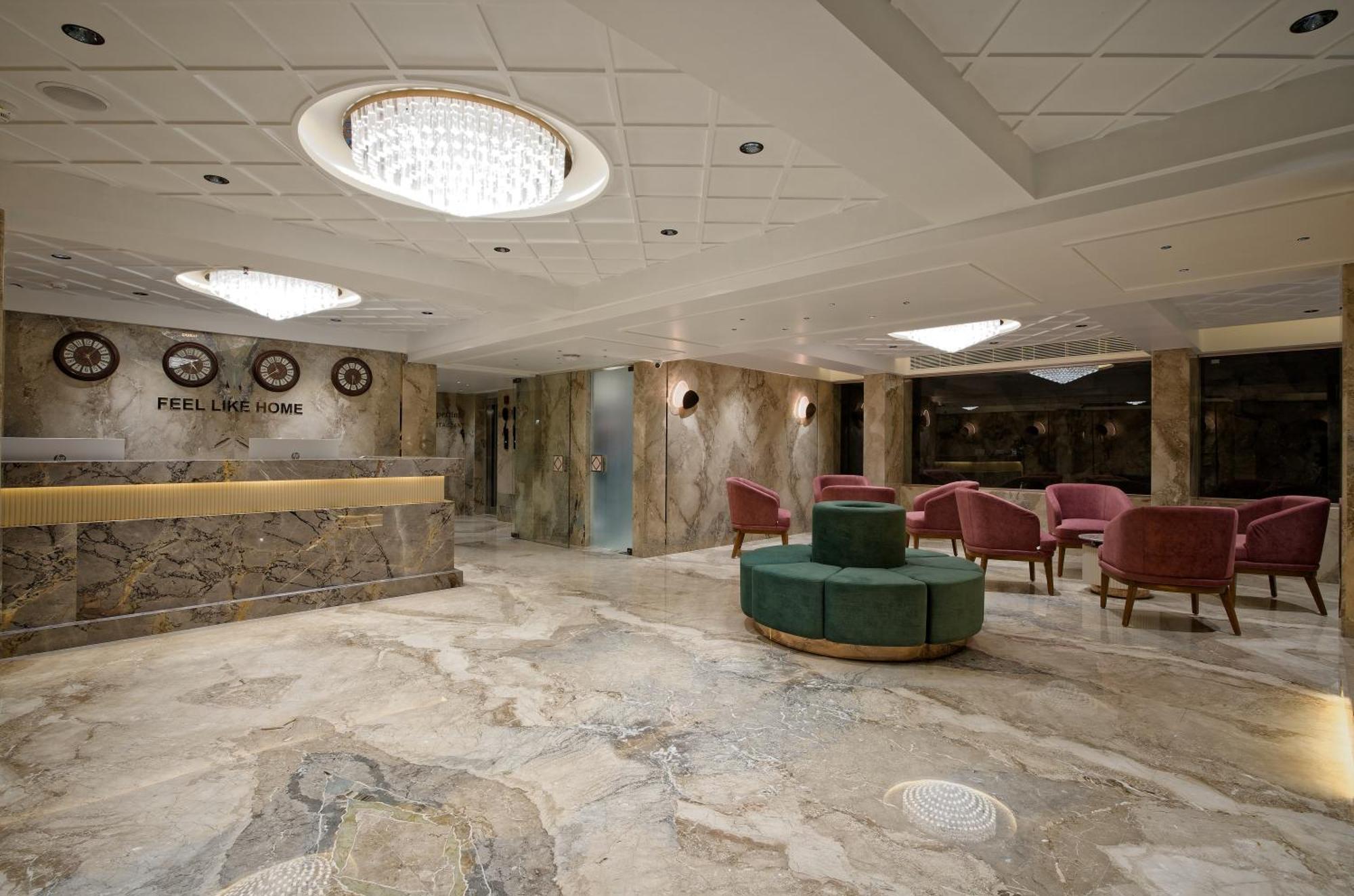 Hotel Golden Plaza 4*