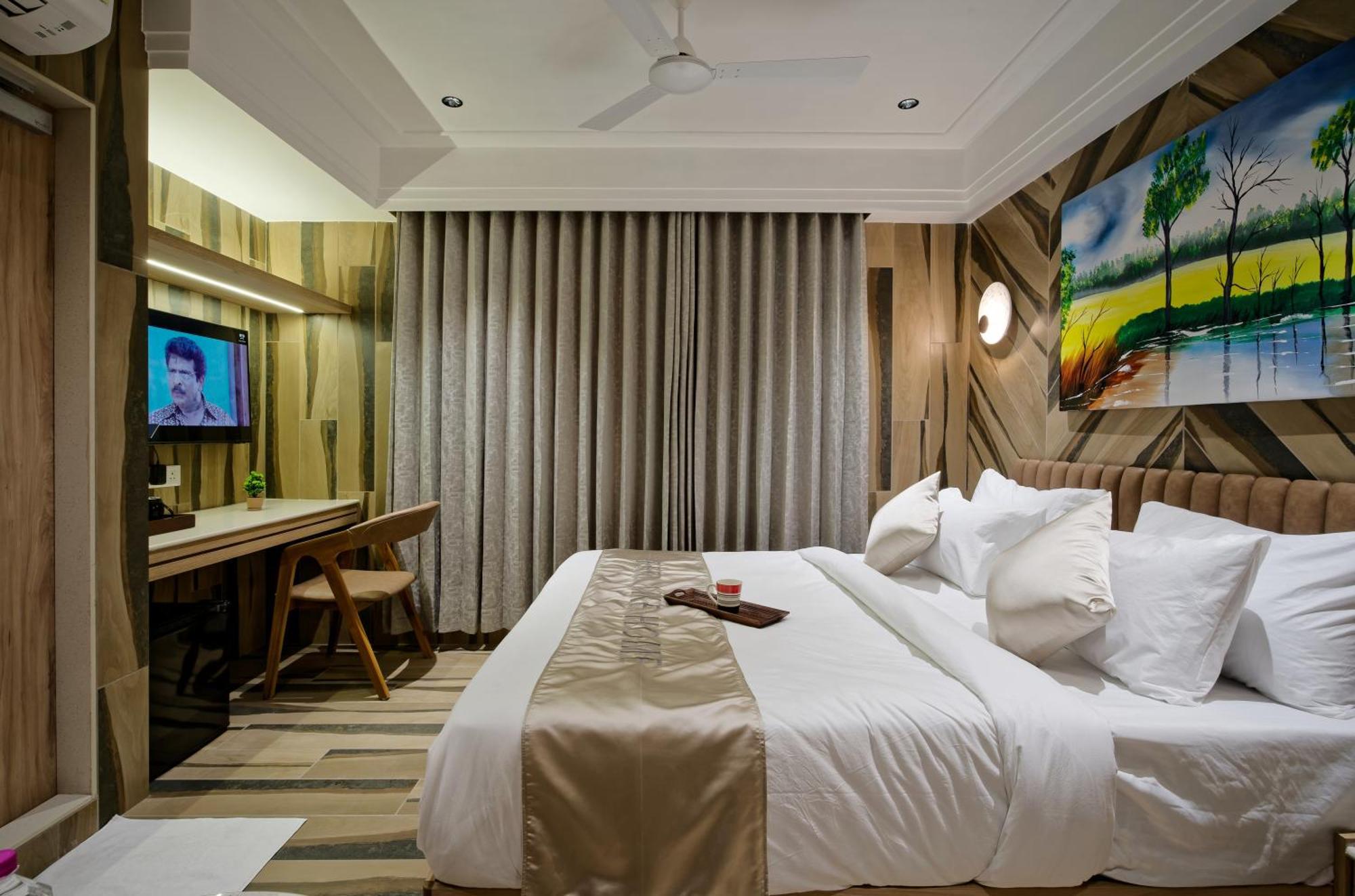 Hotel Golden Plaza 4*