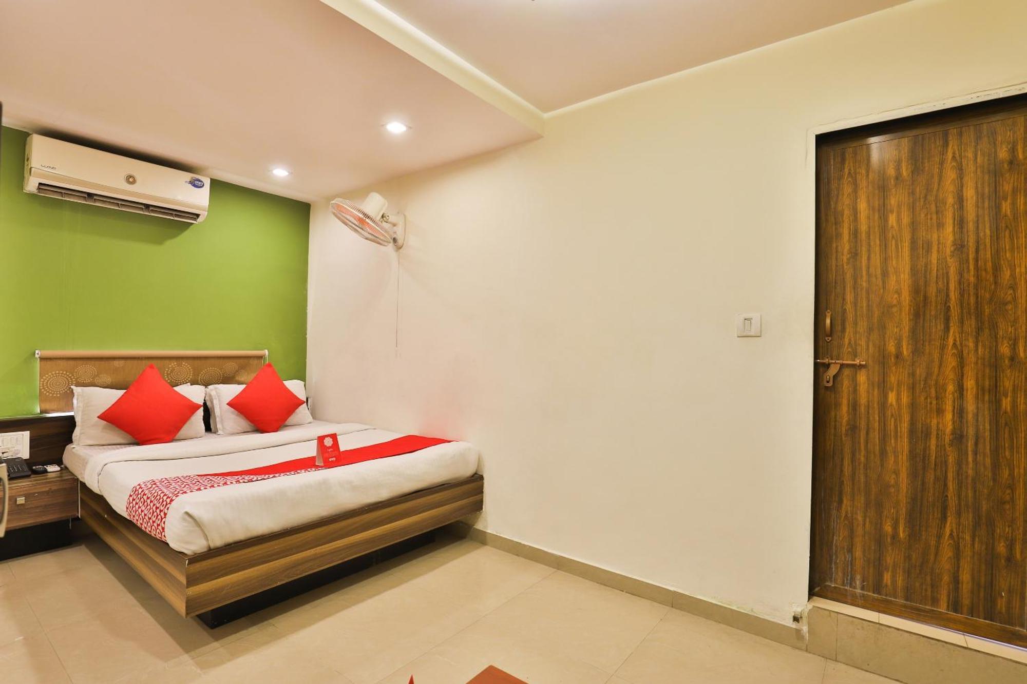 O Apollo Hotel