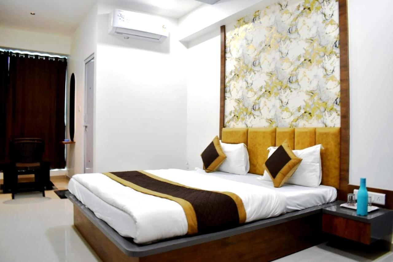White House Hotel Ahmedabad