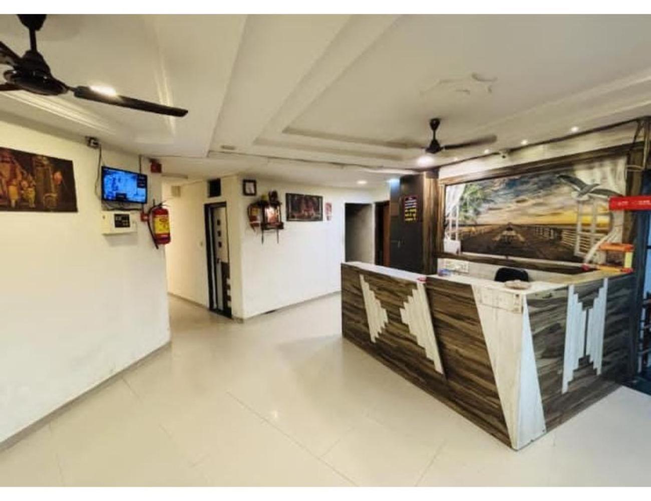 Homestay Aniket Inn,