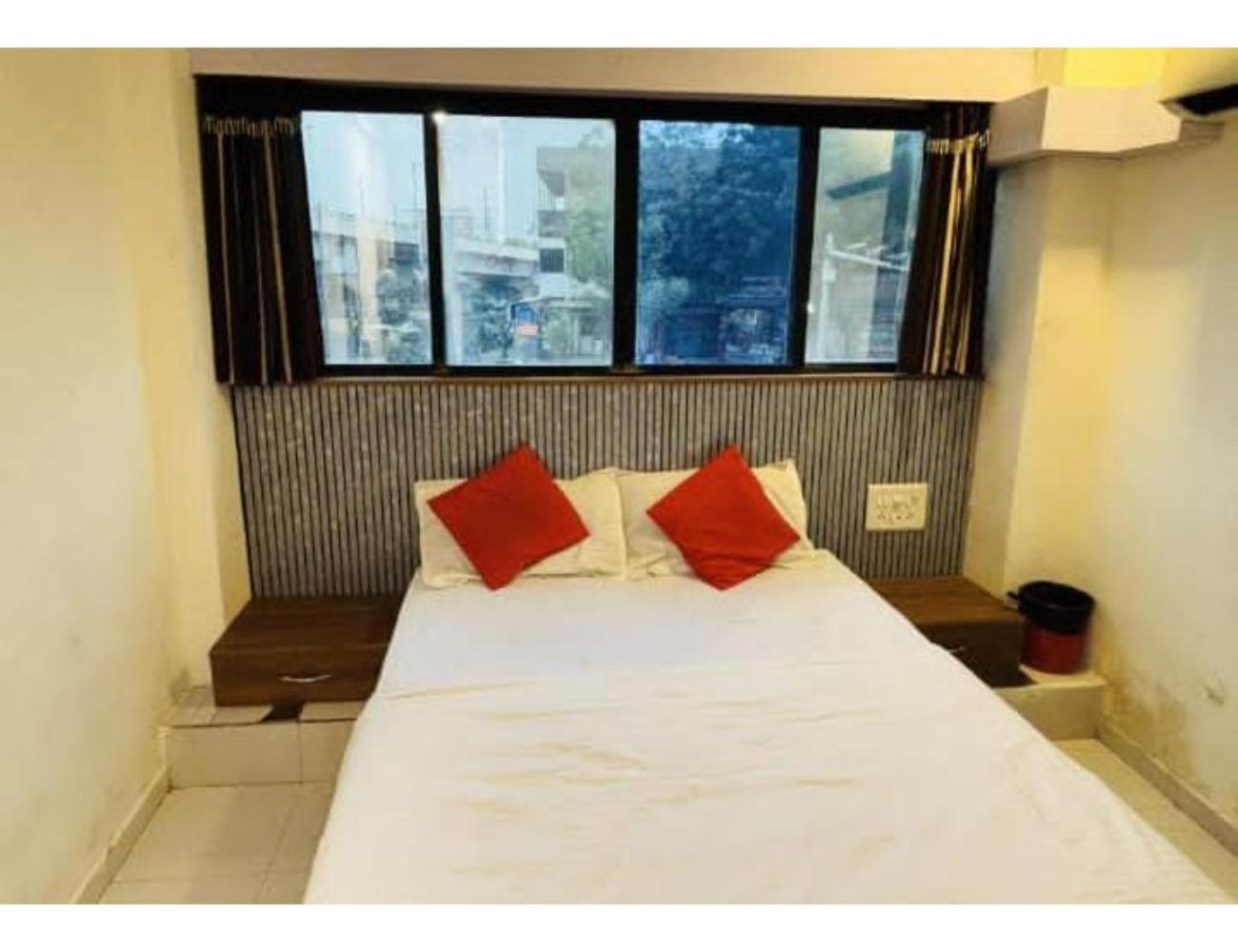 Aniket Inn, * Ahmedabad