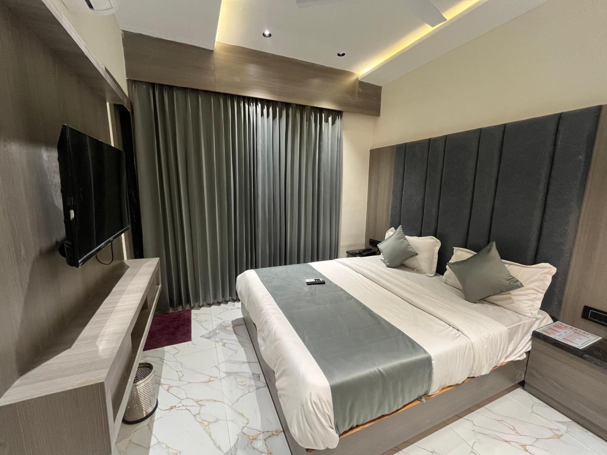 Pulse Town Hotel