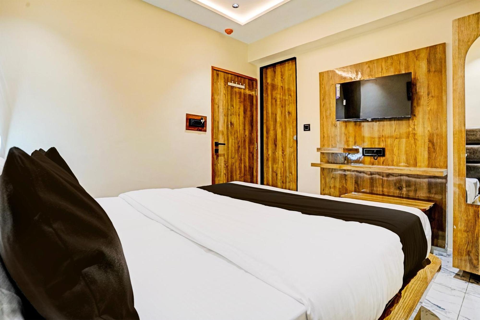 O Meet Palace Hotel Ahmedabad