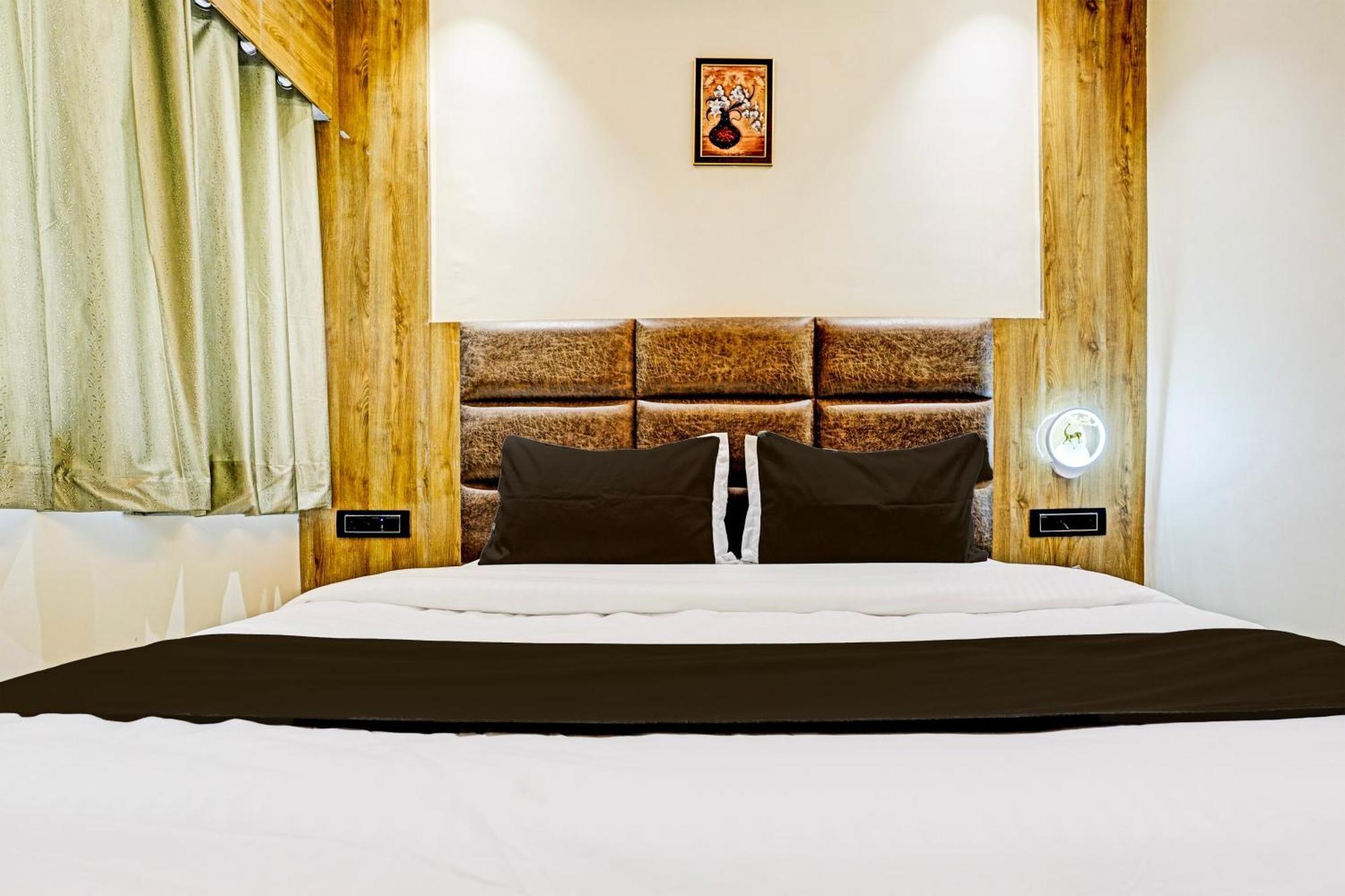 Hotel O Meet Palace Ahmedabad