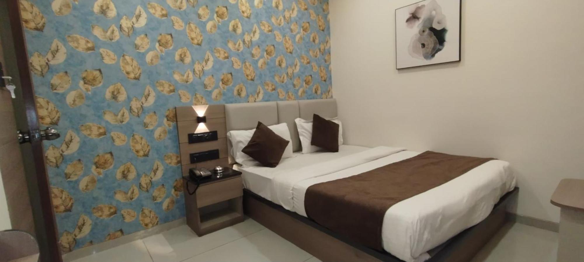 Paris Plaza Hotel