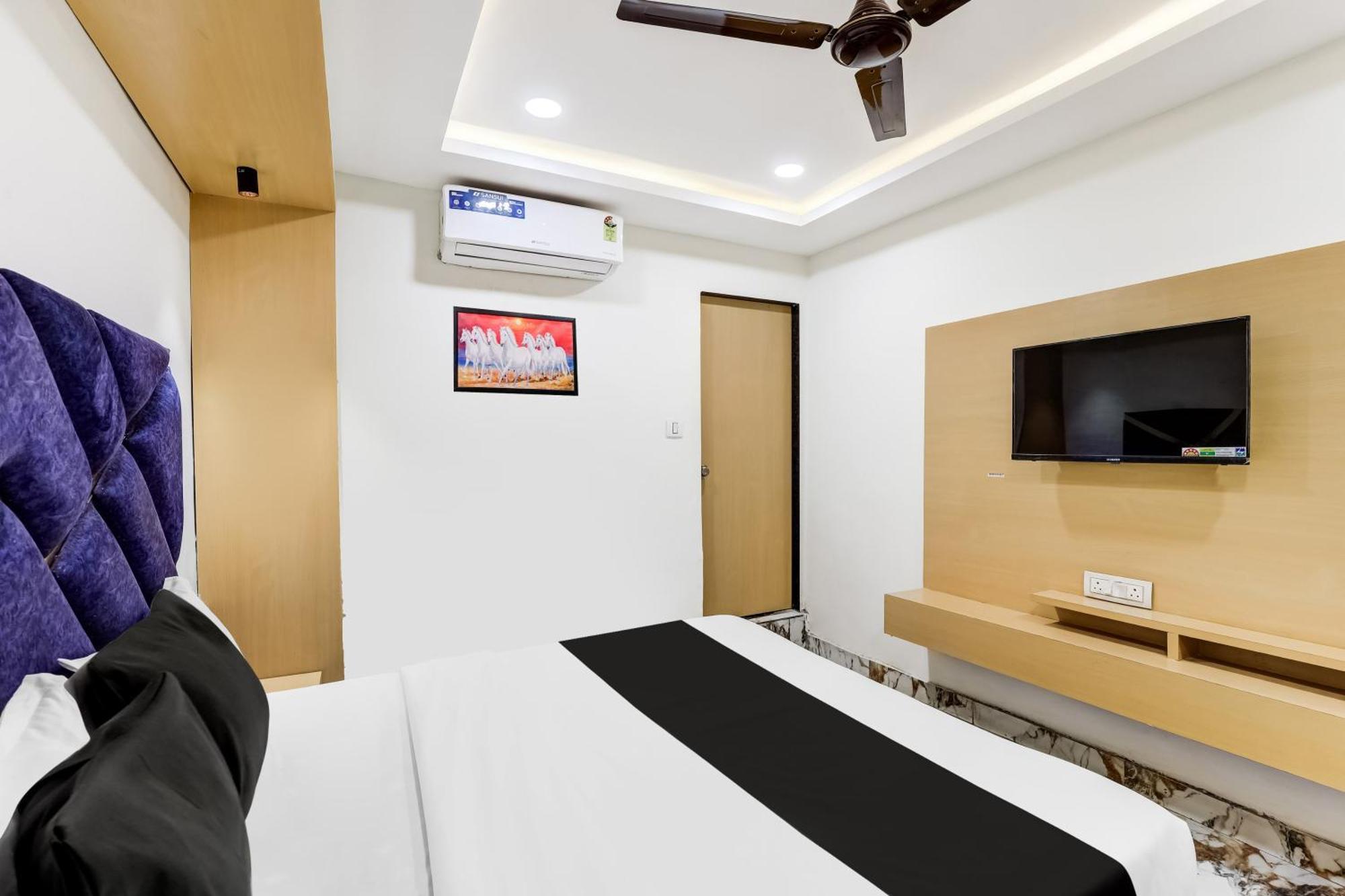 O Prime 24 Hotel Ahmedabad