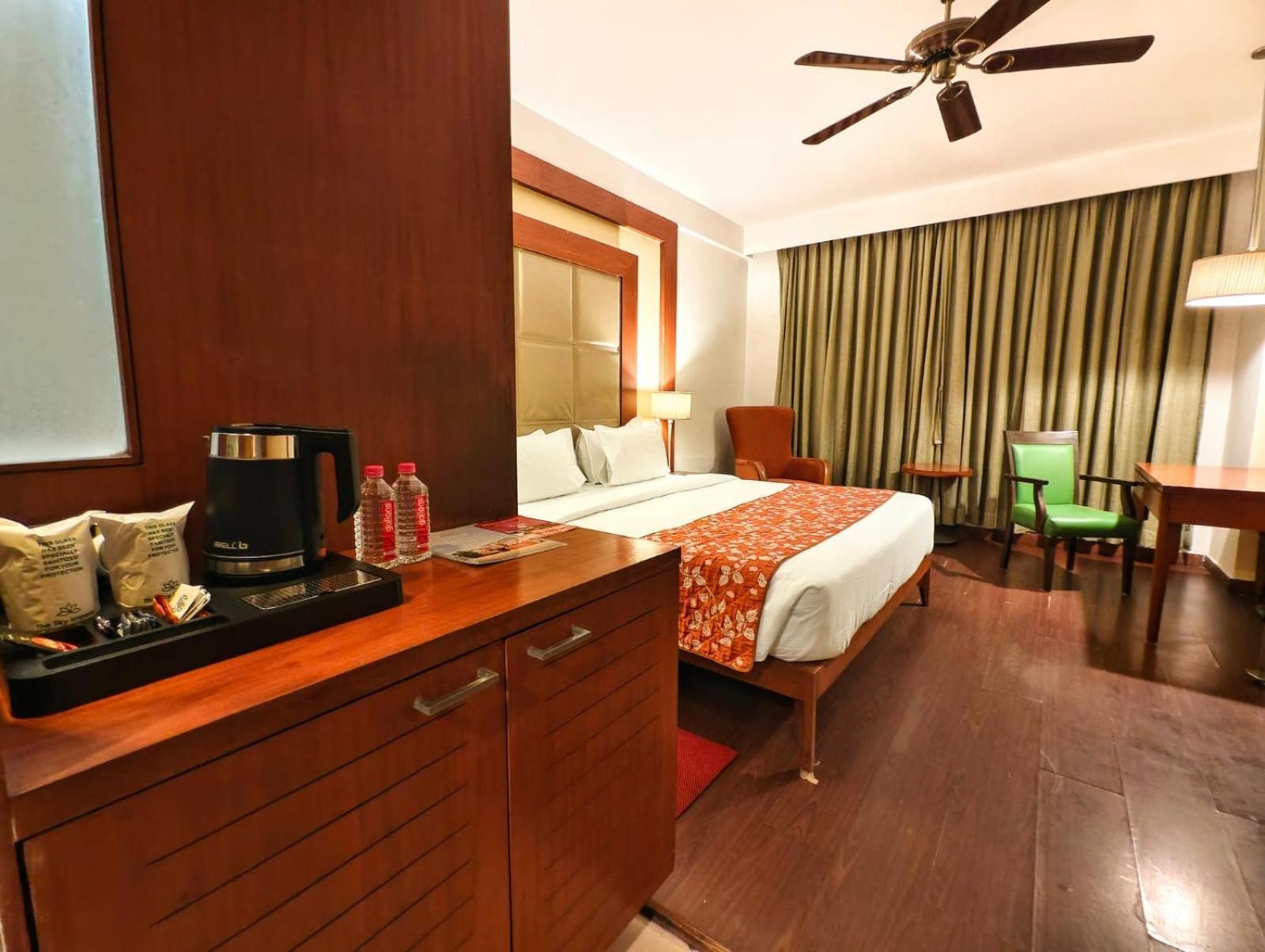 Hotel The Sky Imperial, Thaltej 3*