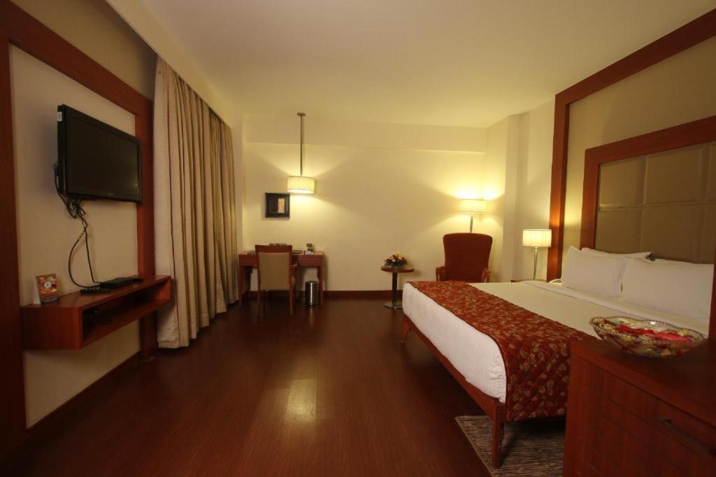 Hotel The Sky Imperial, Thaltej