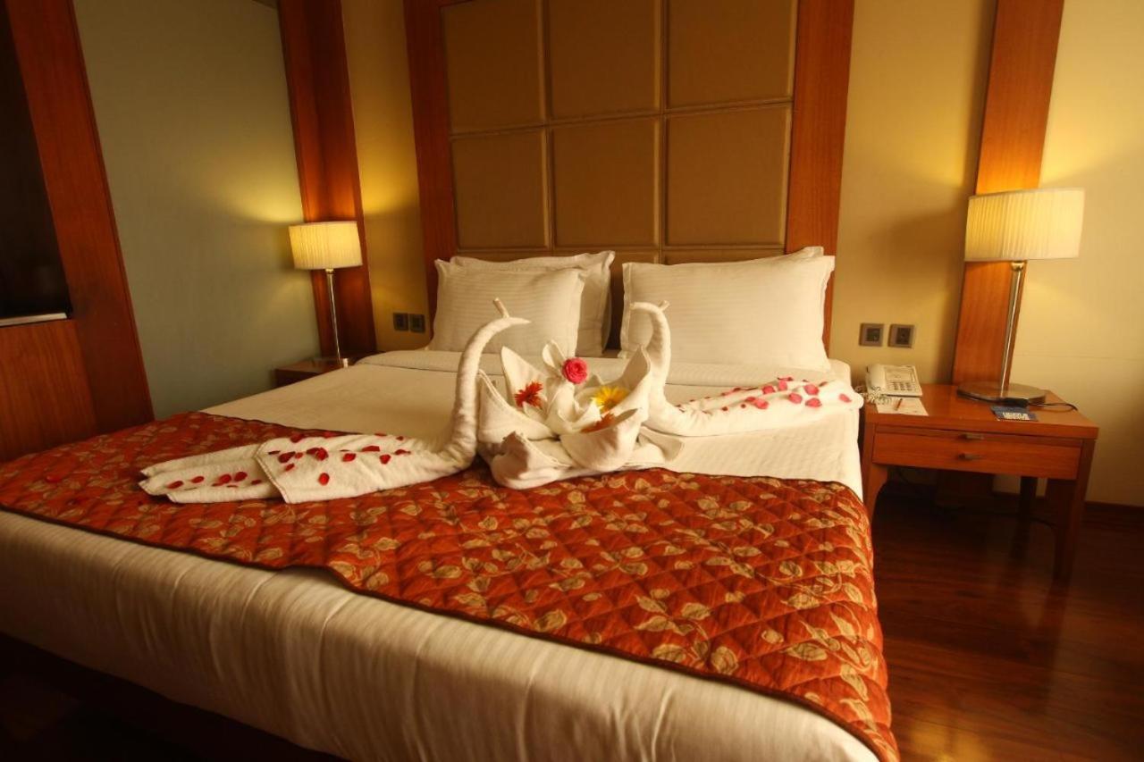 Hotel The Sky Imperial, Thaltej