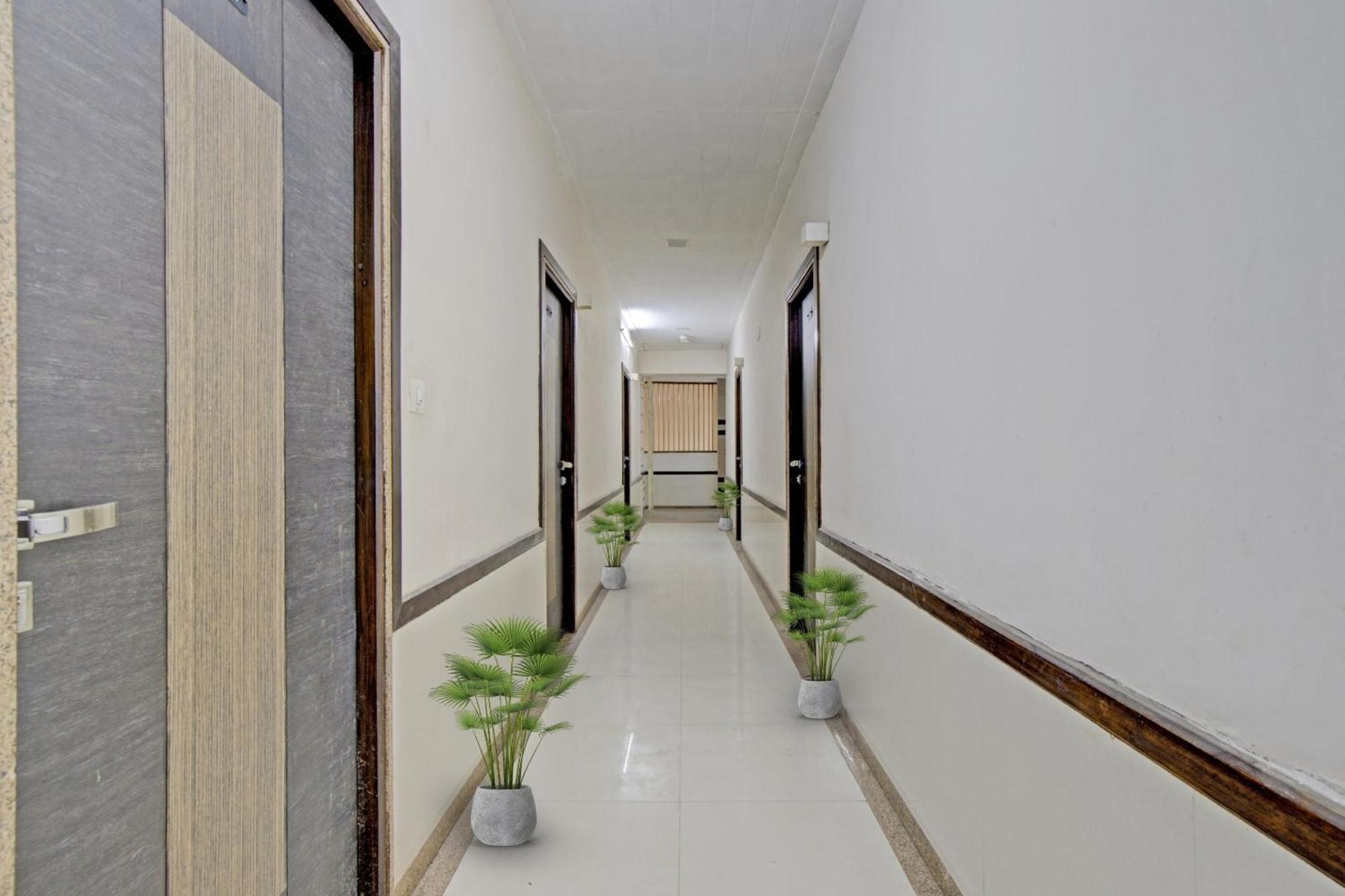 O The Kia Residency And Banquet Hotel Ahmedabad