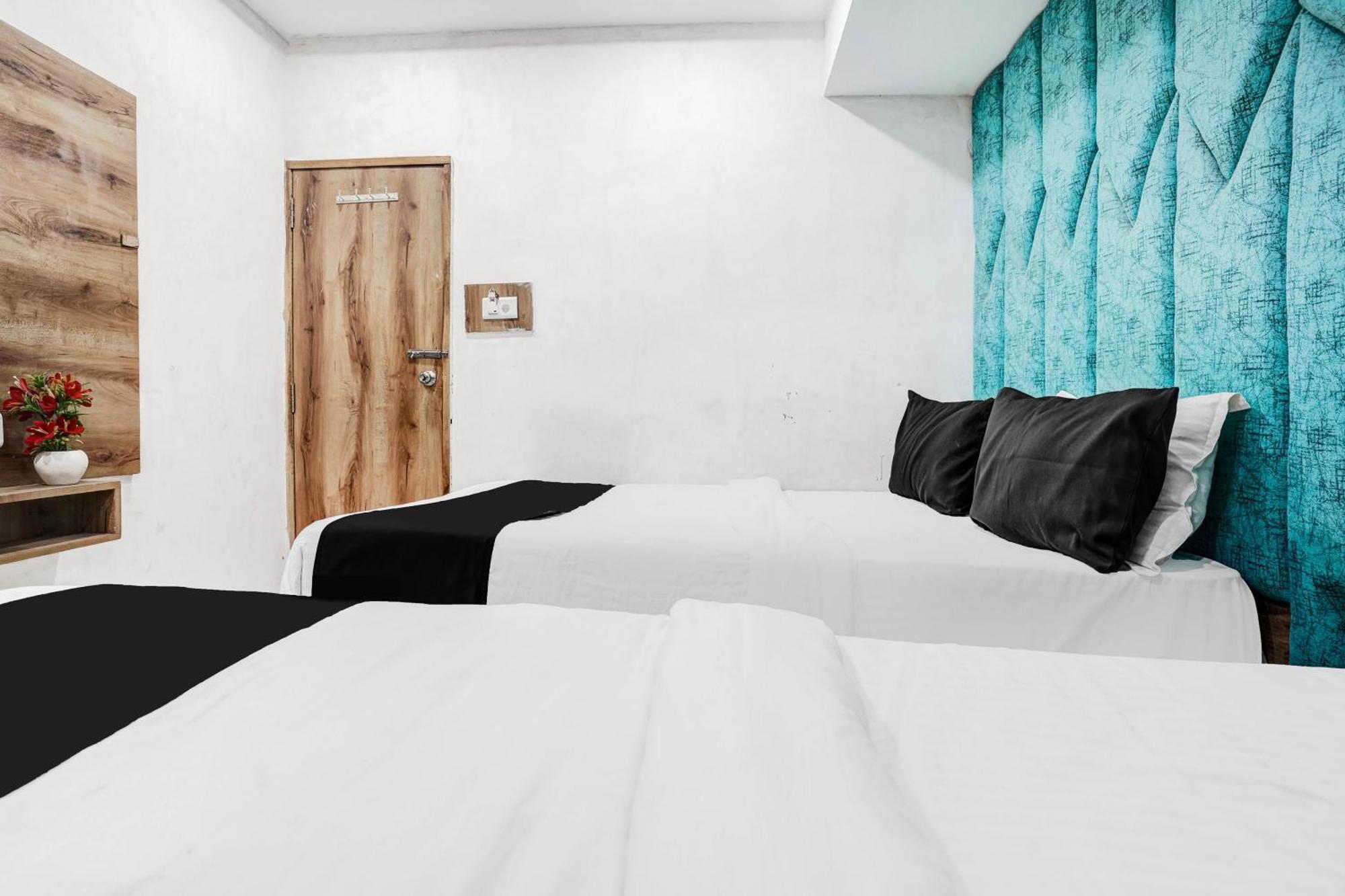 Super Collection O Maninagar Near Railway Station Formerly A1 Residency Ahmedabad