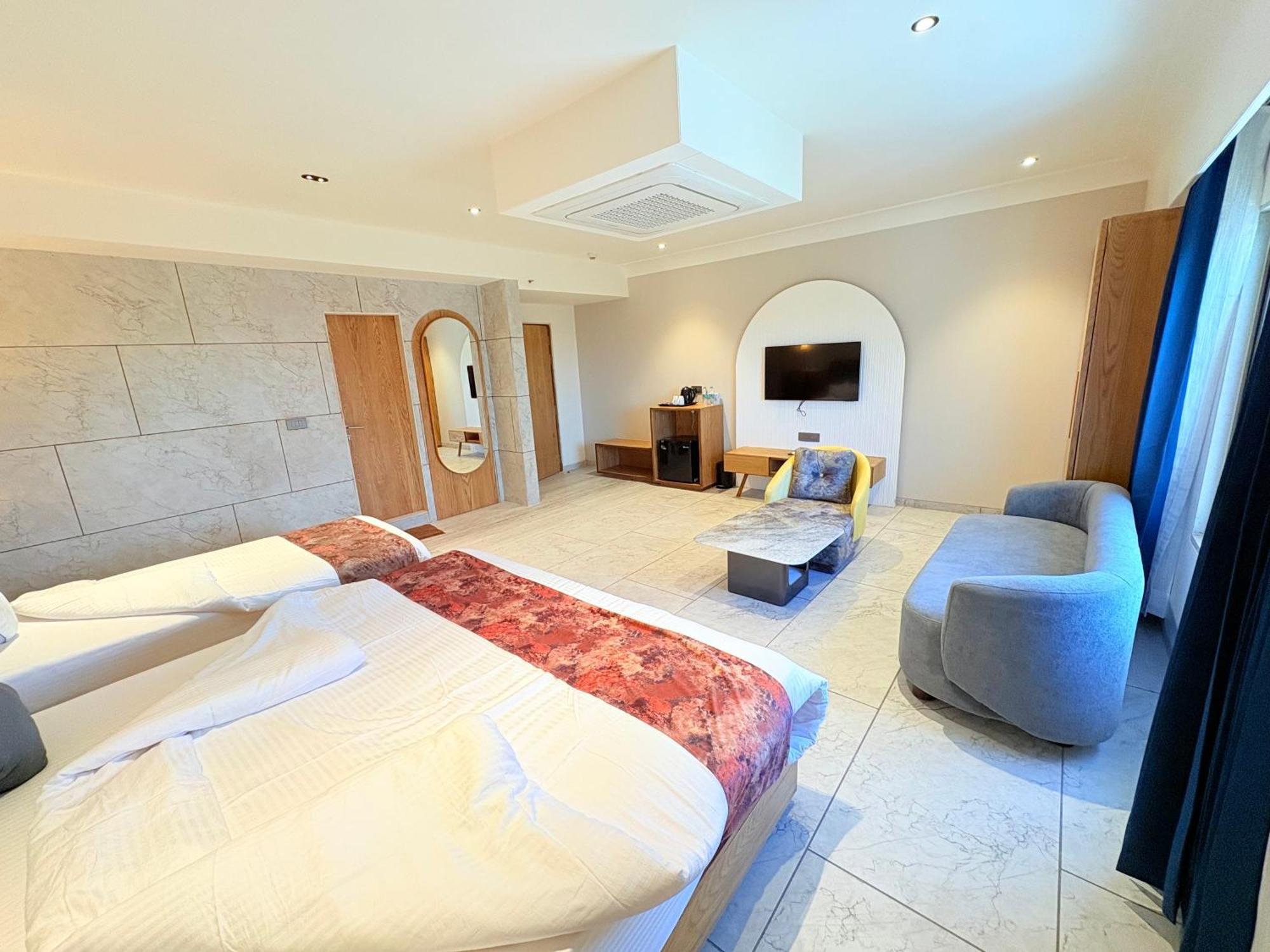 Hotel The Parterre 4*