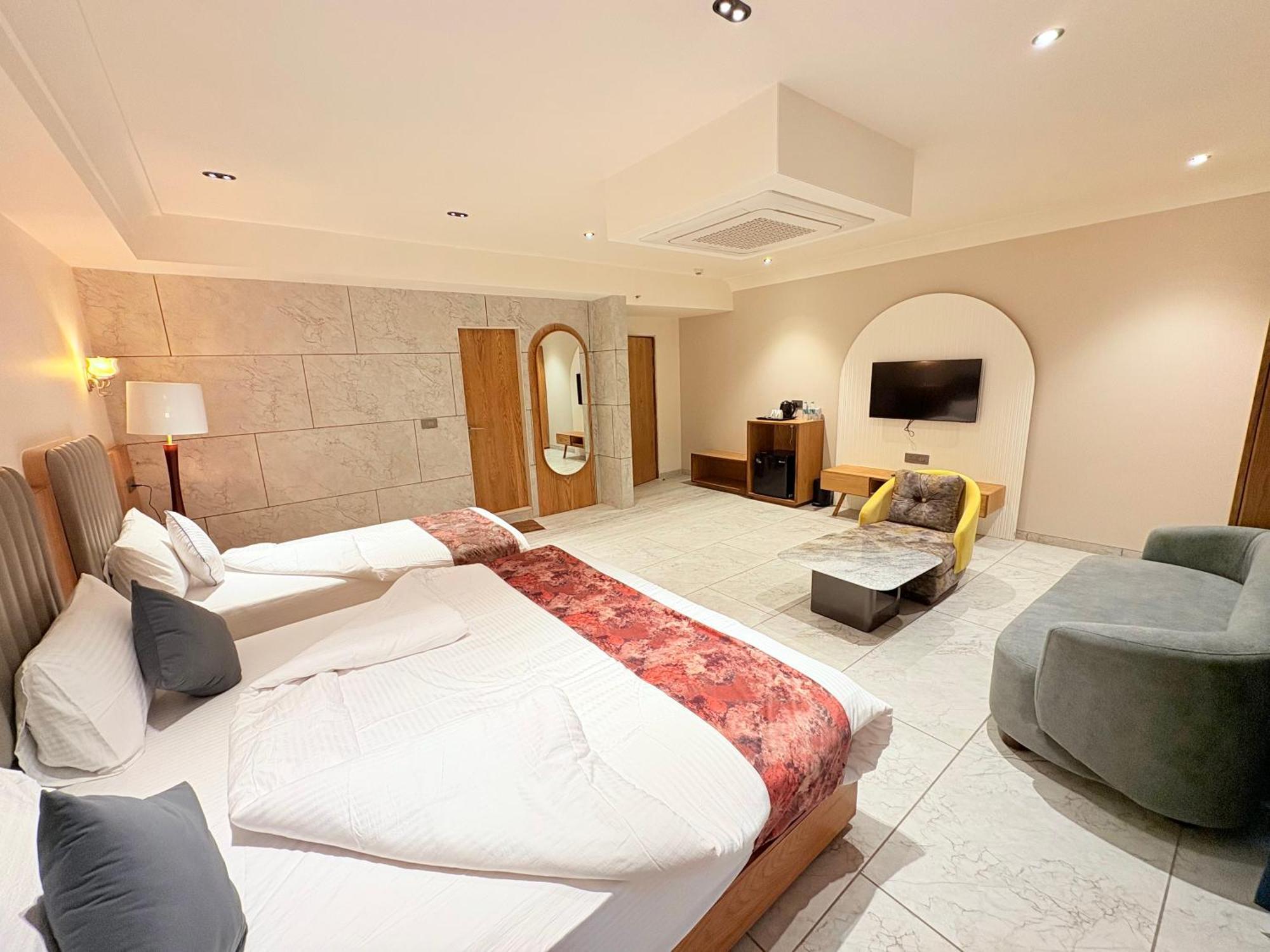 The Parterre Hotel 4*