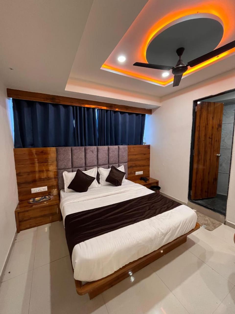 R K Guest house *