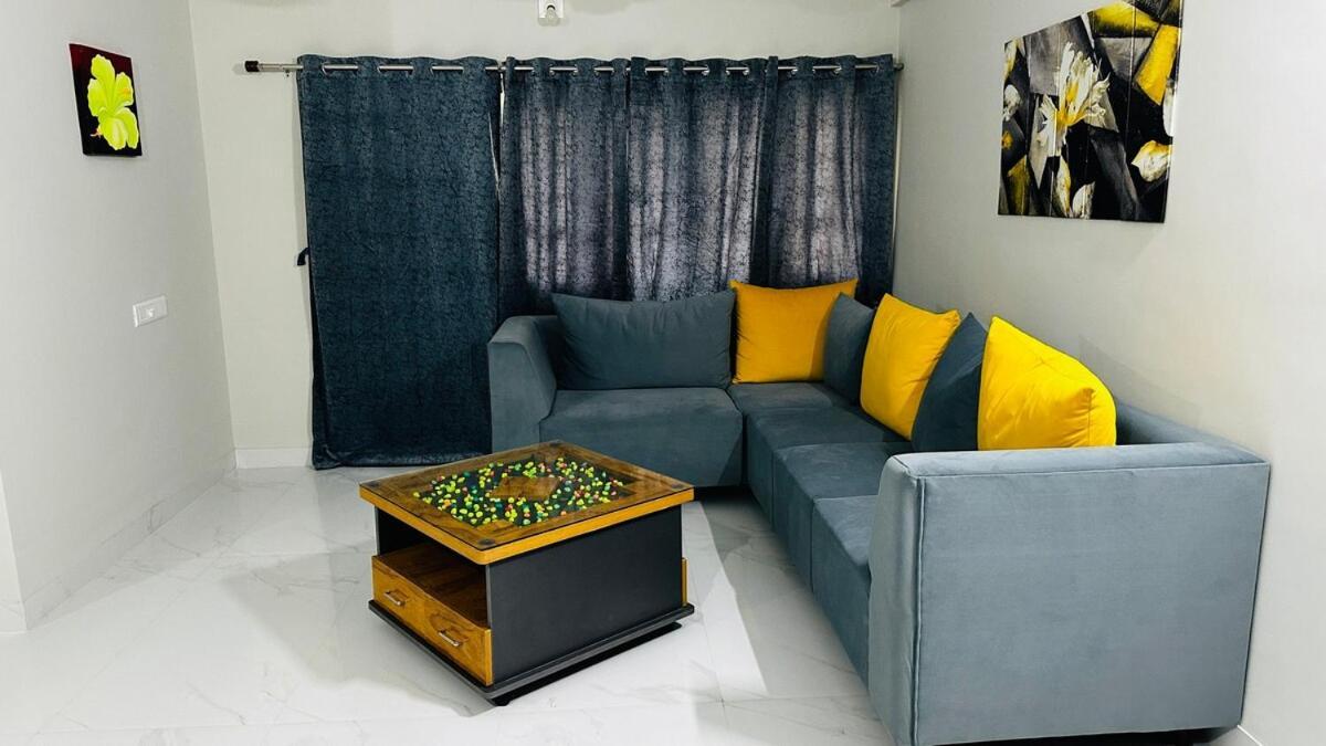 2bhk Ac Luxury In Satellite,